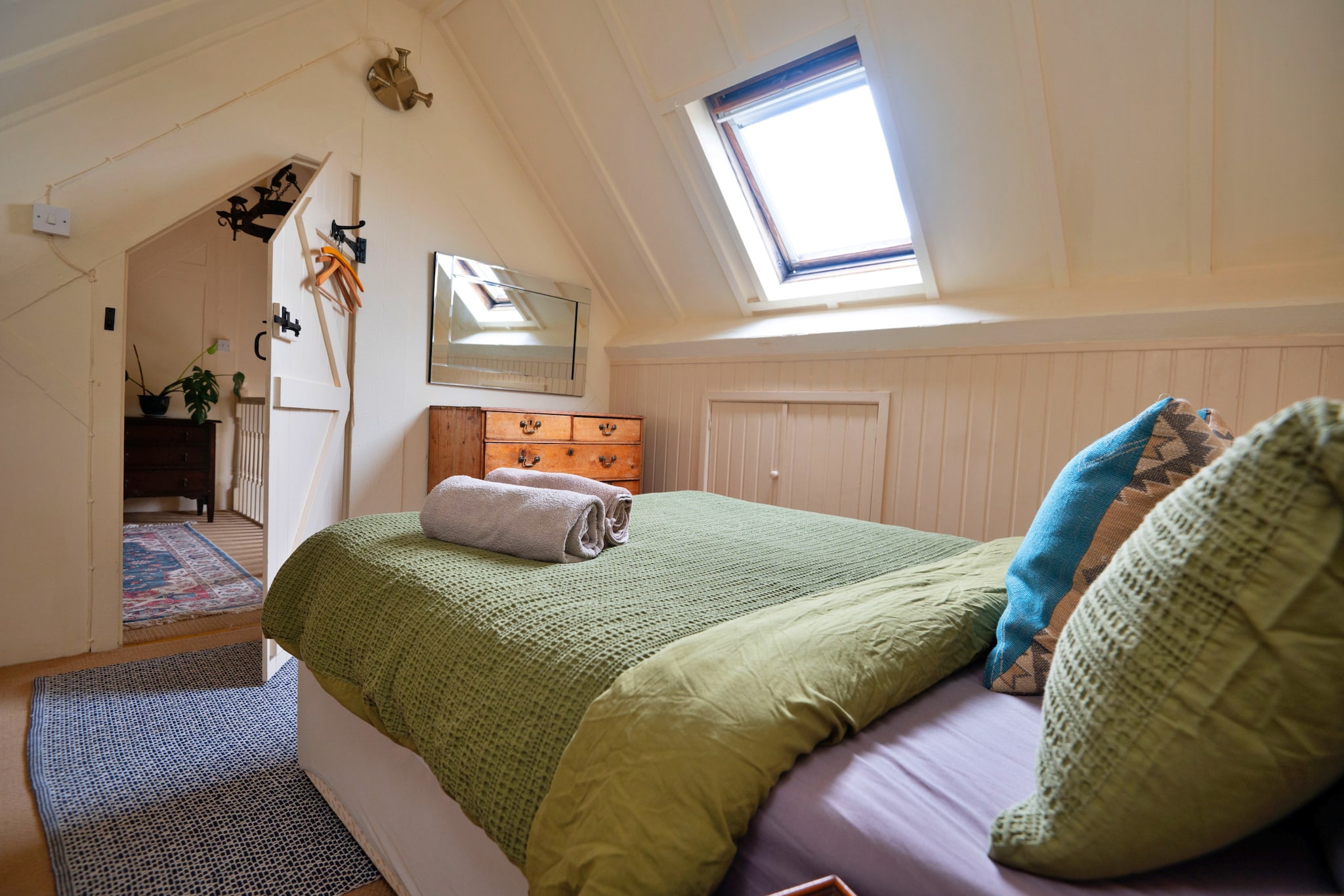 Pandy Farmhouse - Bedroom