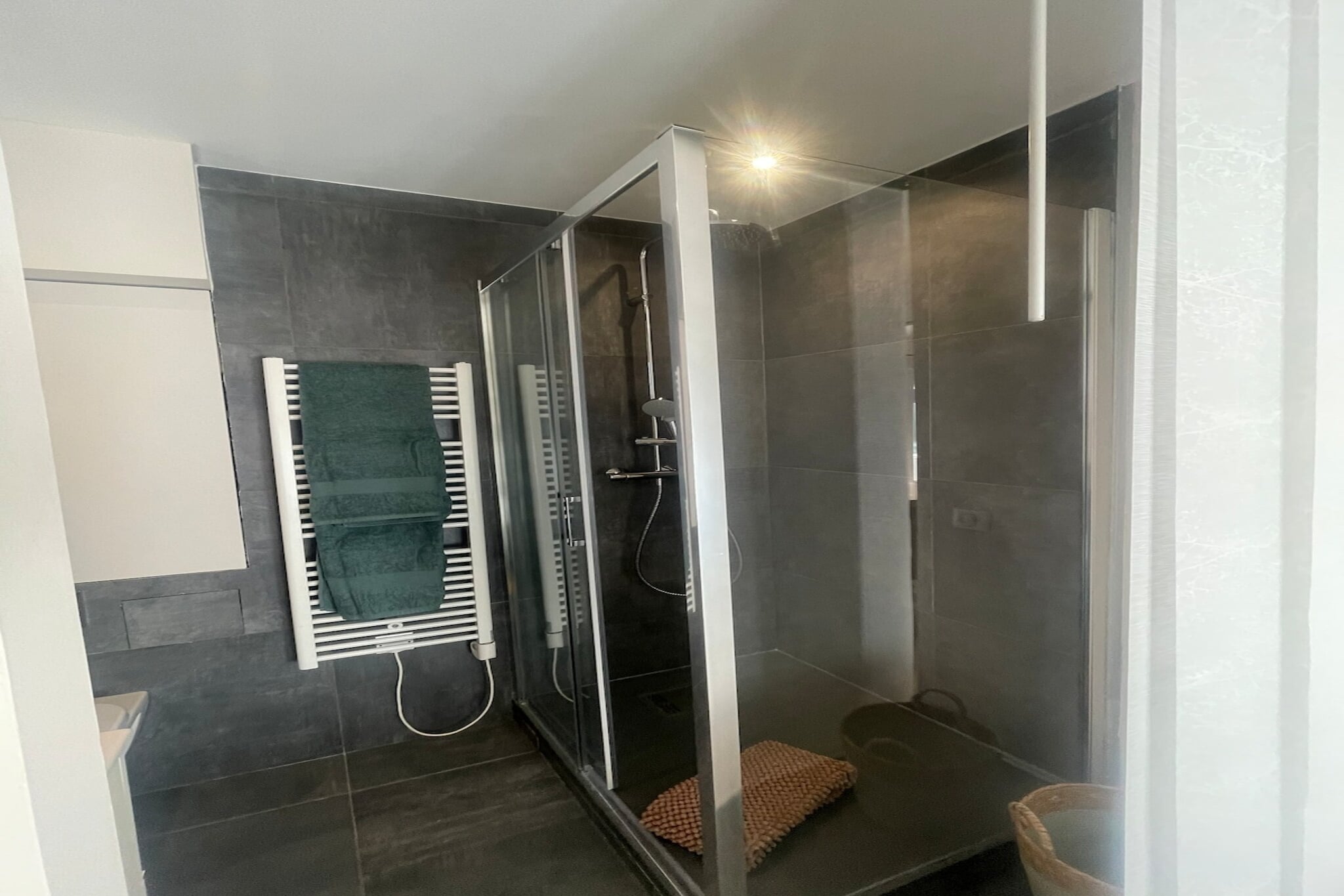 Appartement Garoupe-Bathroom