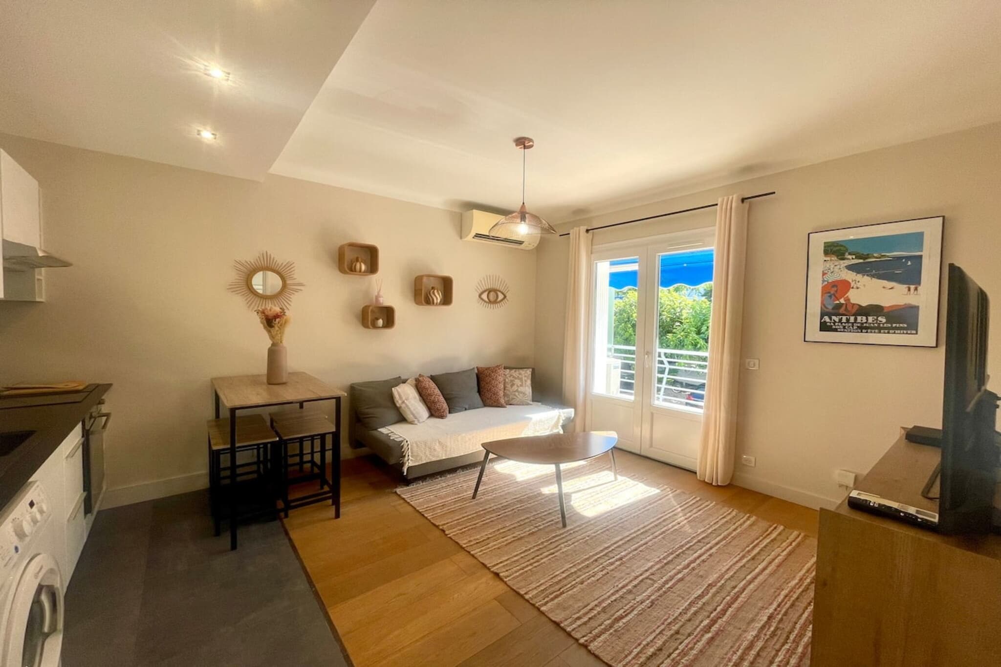 Appartement Garoupe-Living room