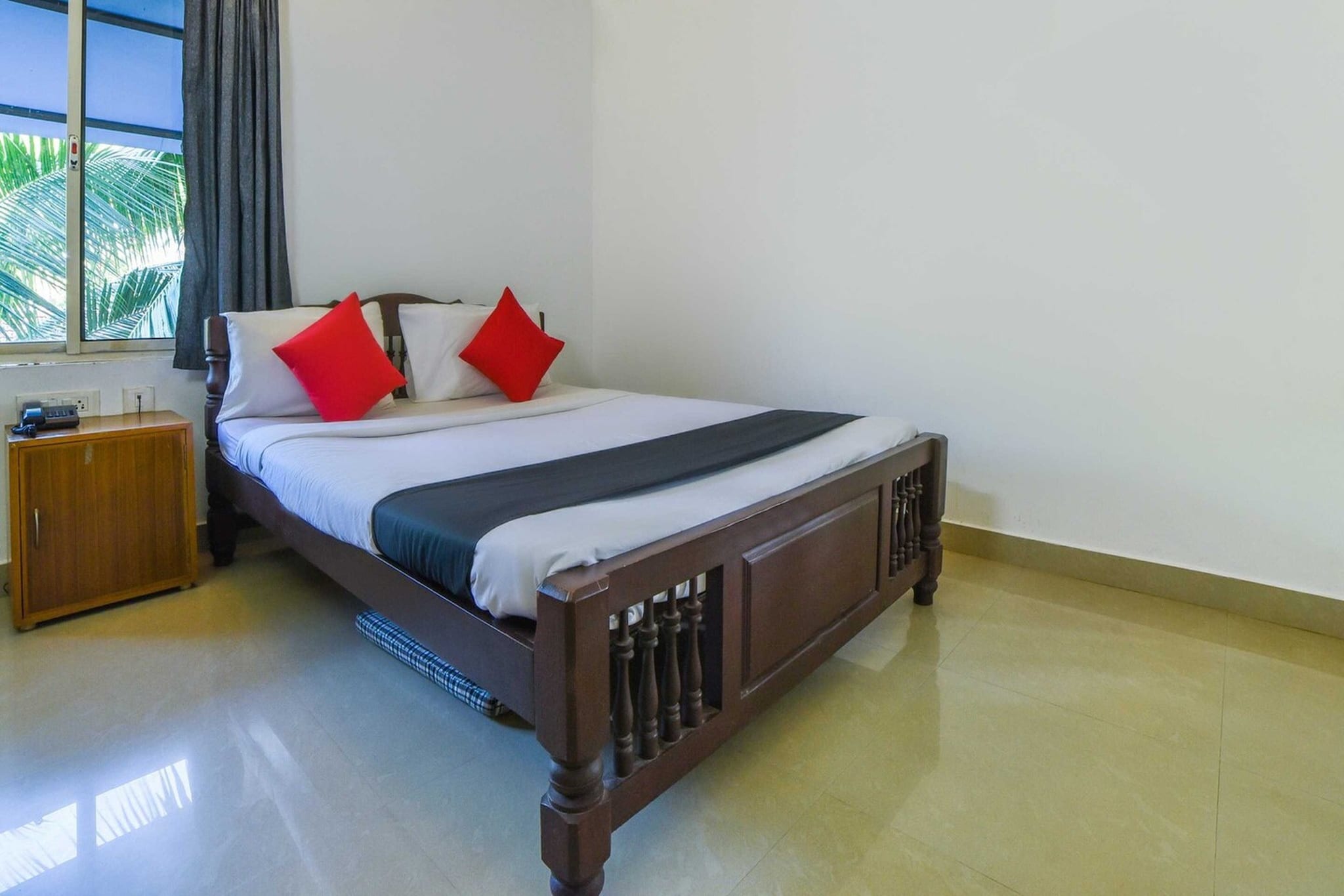 Situated within 7.9 km of Sri Aurobindo Ashram and 8 km of Manakula Vinayagar Temple, Hotel O Auroville Beach Formerly Prince Park Garden features rooms with air conditioning and a private bathroom in Kuilapayam. This 3-star hotel offers room service and a 24-hour front desk. The hotel has family rooms.

The rooms at the hotel are fitted with a seating area, a flat-screen TV with satellite channels and a private bathroom with free toiletries and a bath or shower. All rooms have a desk.

Pondicherry Museum is 8.3 km from Hotel O Auroville Beach Formerly Prince Park Garden, while Bharathi Park is 8.5 km from the property. Puducherry Airport is 8 km away. 

Unmarried couples are warmly welcome at this property.
Guests with local ID proof are warmly welcome.
Foreign guests are welcome and allowed to stay at this property without any restrictions
Early Check-In Policy: A full day’s room rate will be charged for check-ins before 6:00 AM. Complimentary early check-in is available between 6:00 AM and 10:00 AM, subject to room availability.
 
Check-in is only available to guests aged 18 and above. Please provide a government-issued ID to confirm your age.