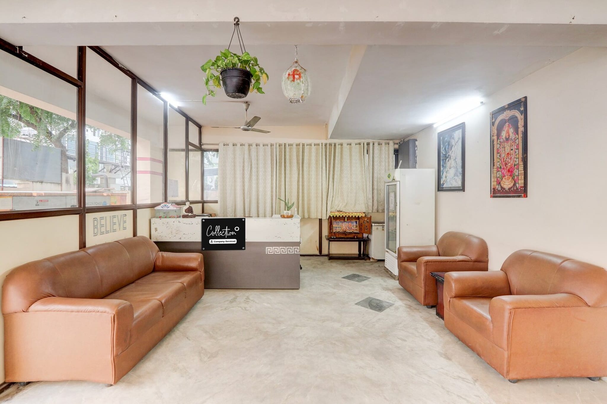 Ground floor: (bedroom(double bed, TV, seating area, electric kettle, air conditioning, telephone, Floor mattress), bathroom(bathtub or shower, shower, washbasin, toilet, Towels incl., shampoo, body soap, hot water), Parking, lift)