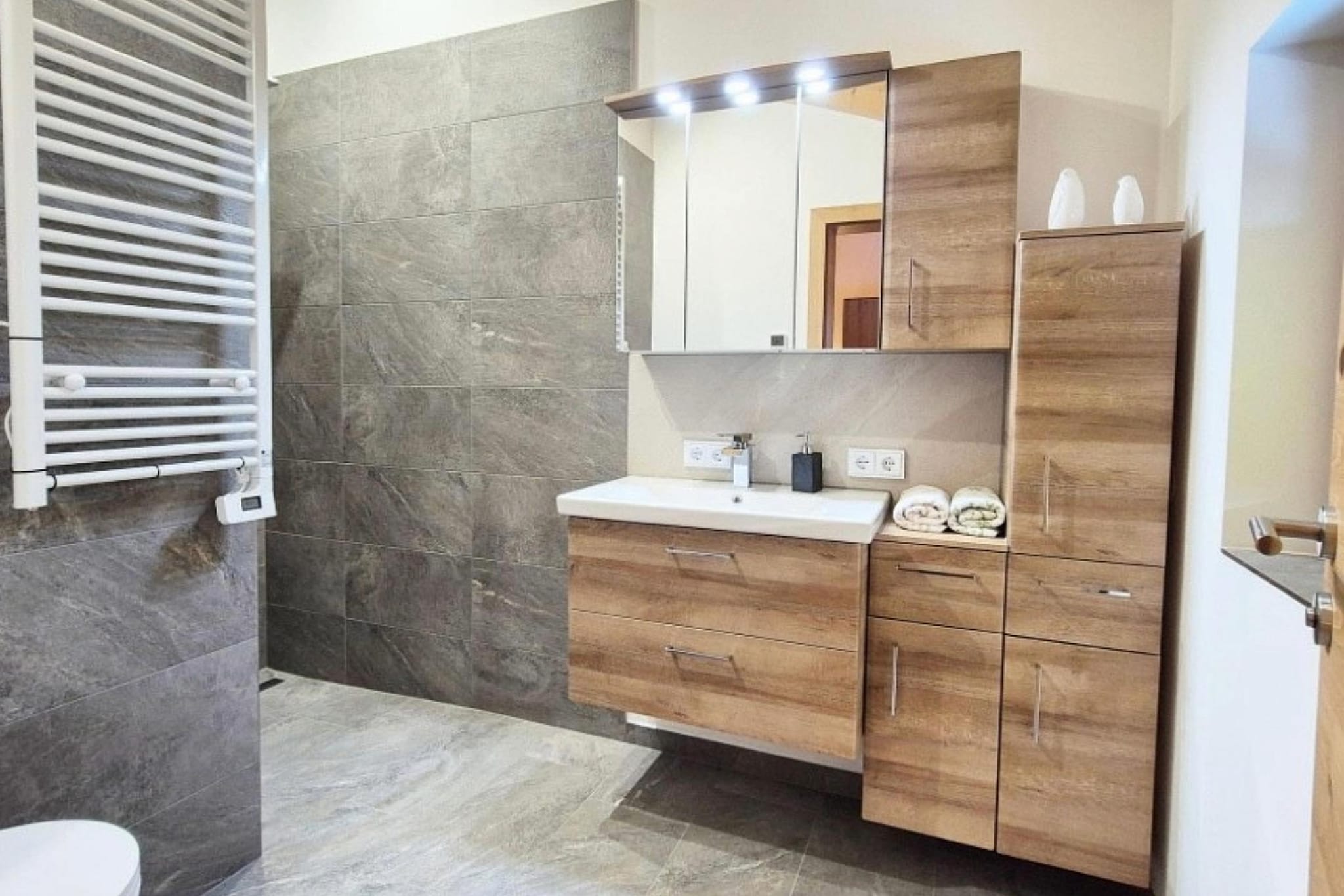 Ferienwohnung Mayrhof-Badezimmer