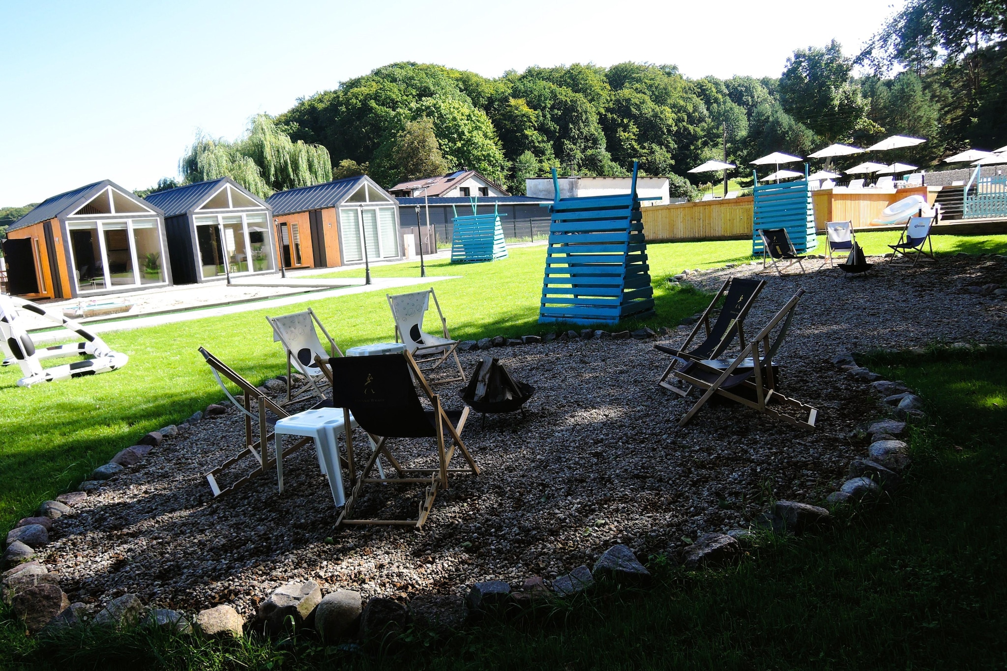 Turkusowa osada Wapnica-Jardins en été