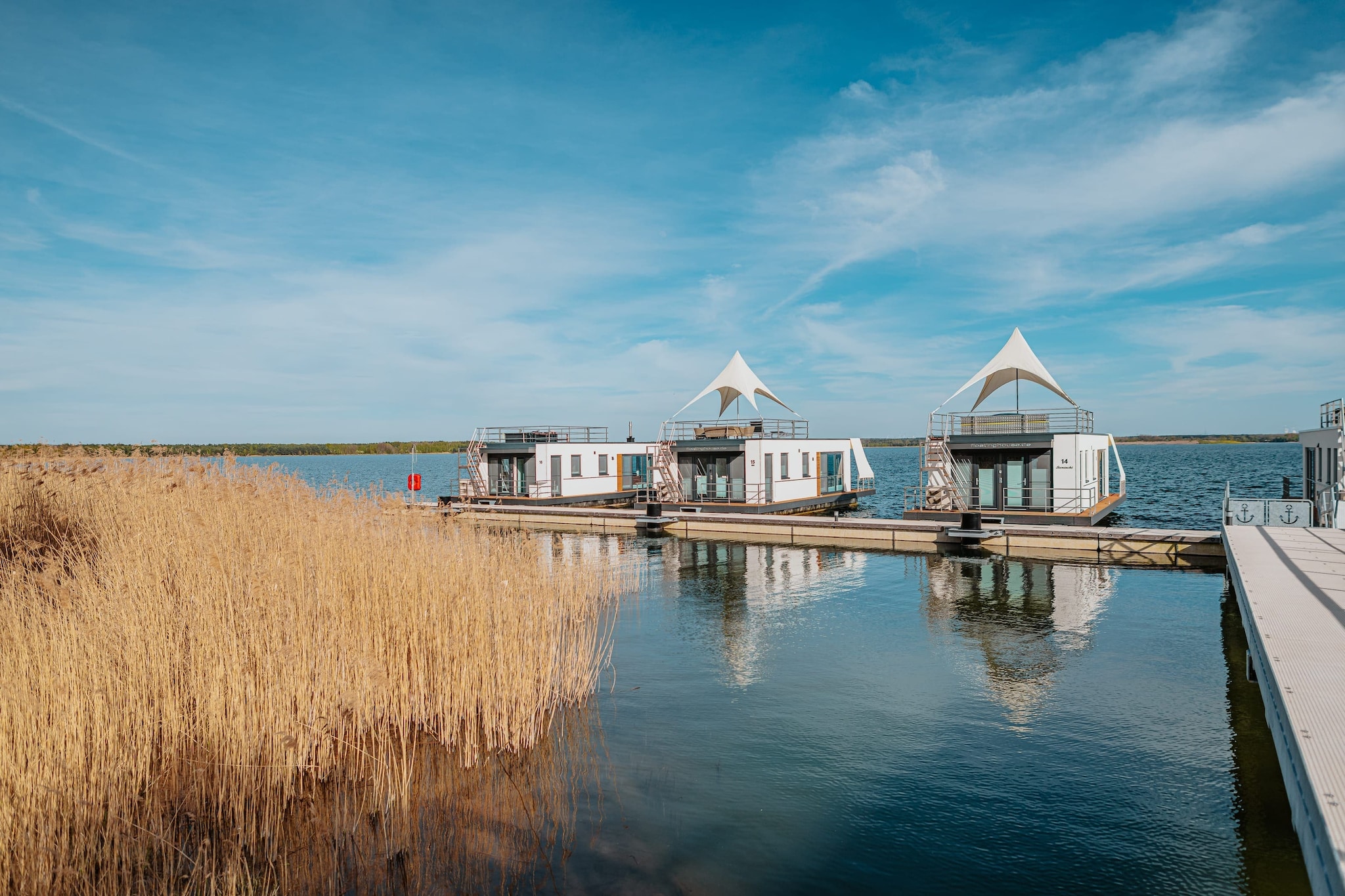 Hausboot am Gräbendorfer See-Buitenkant zomer