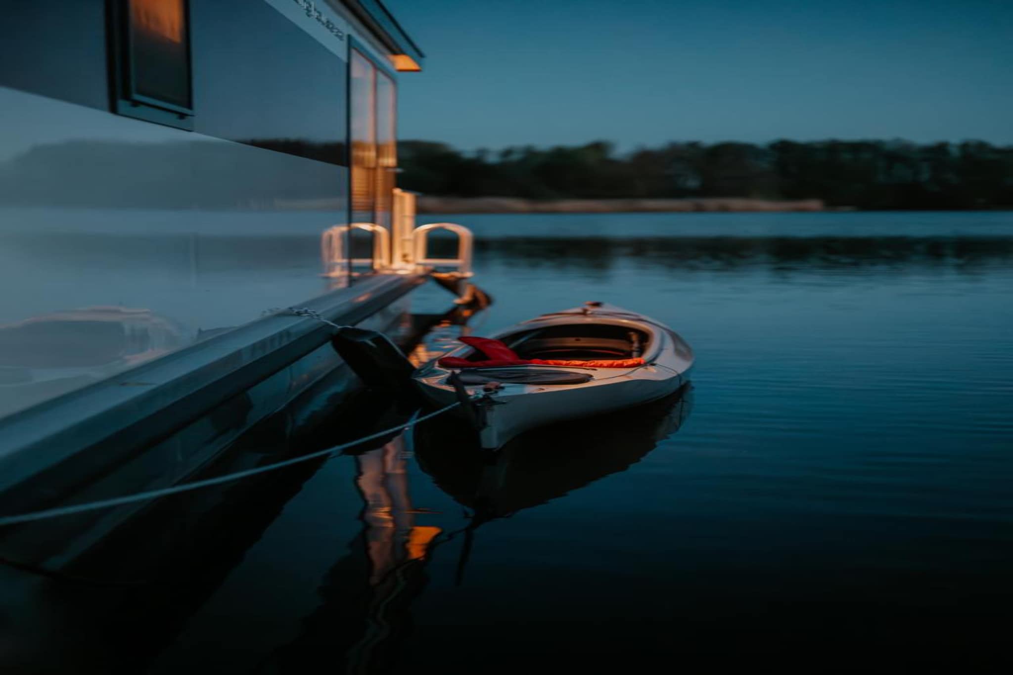 Hausboot in Zehdenick-Uitzicht zomer