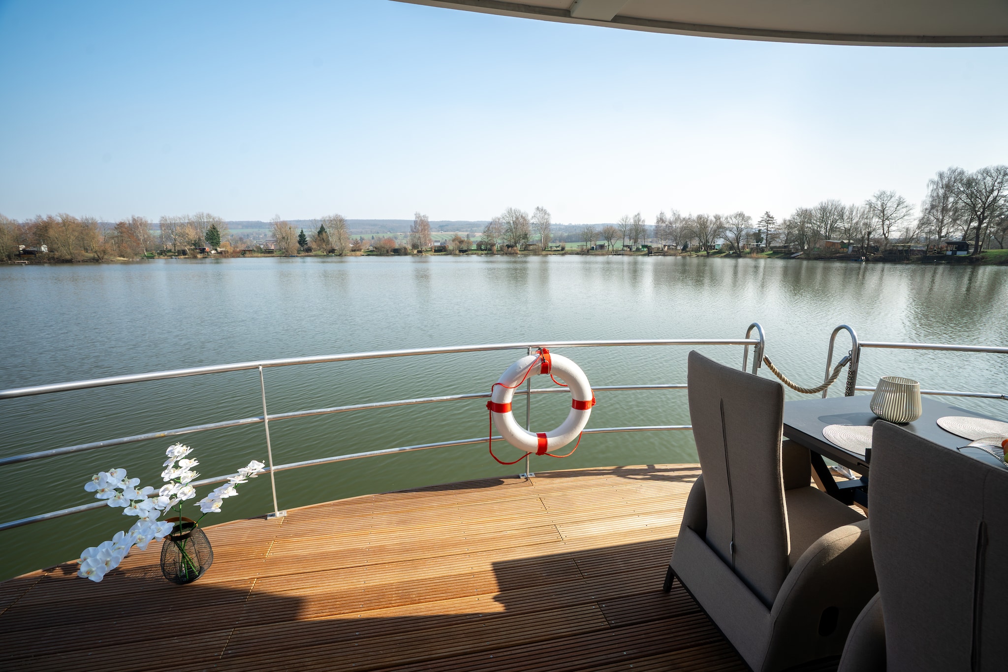 Hausboot in Höxter-Terrasbalkon