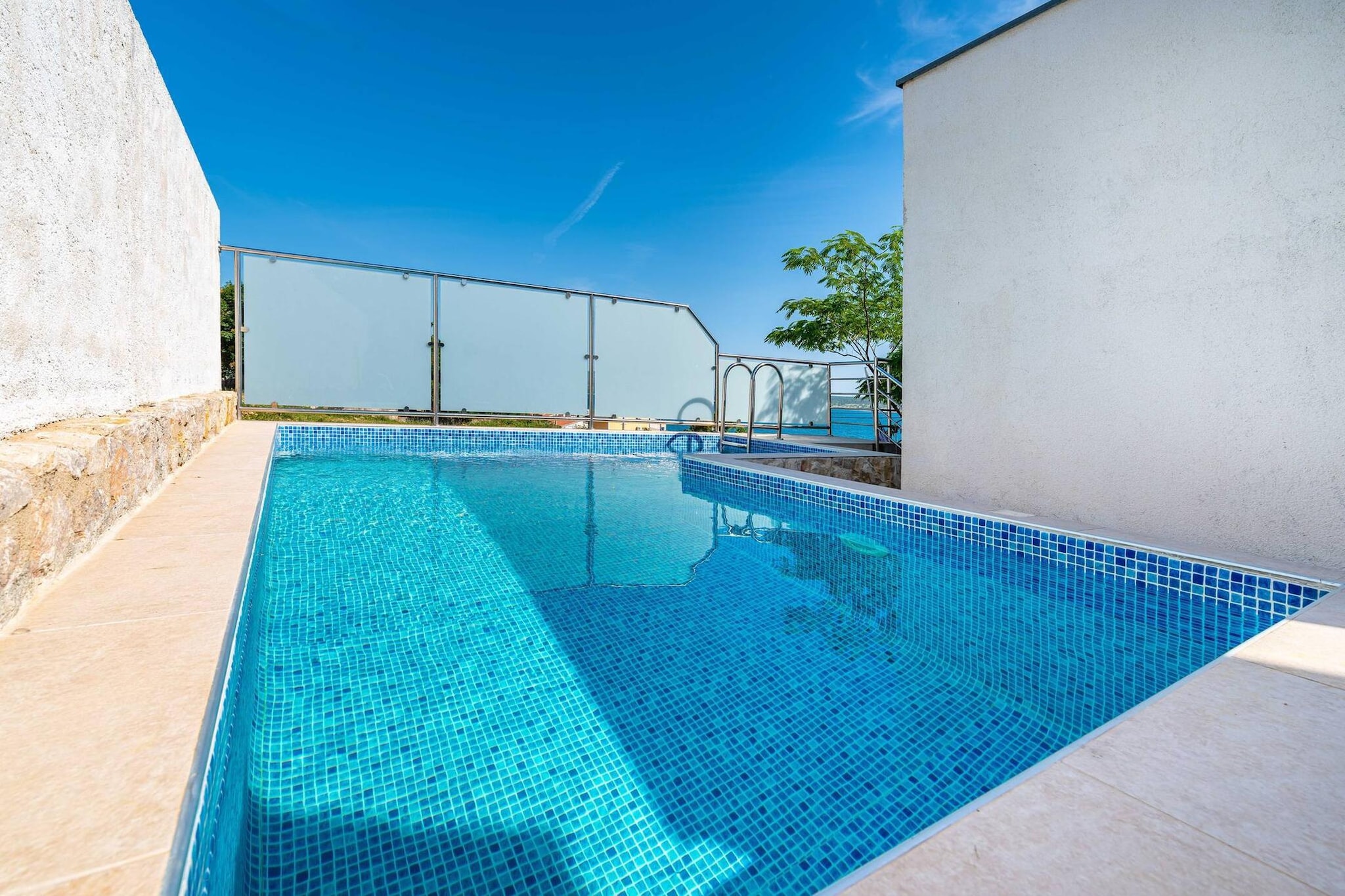 Sea view apartment Dajana-Schwimmbad