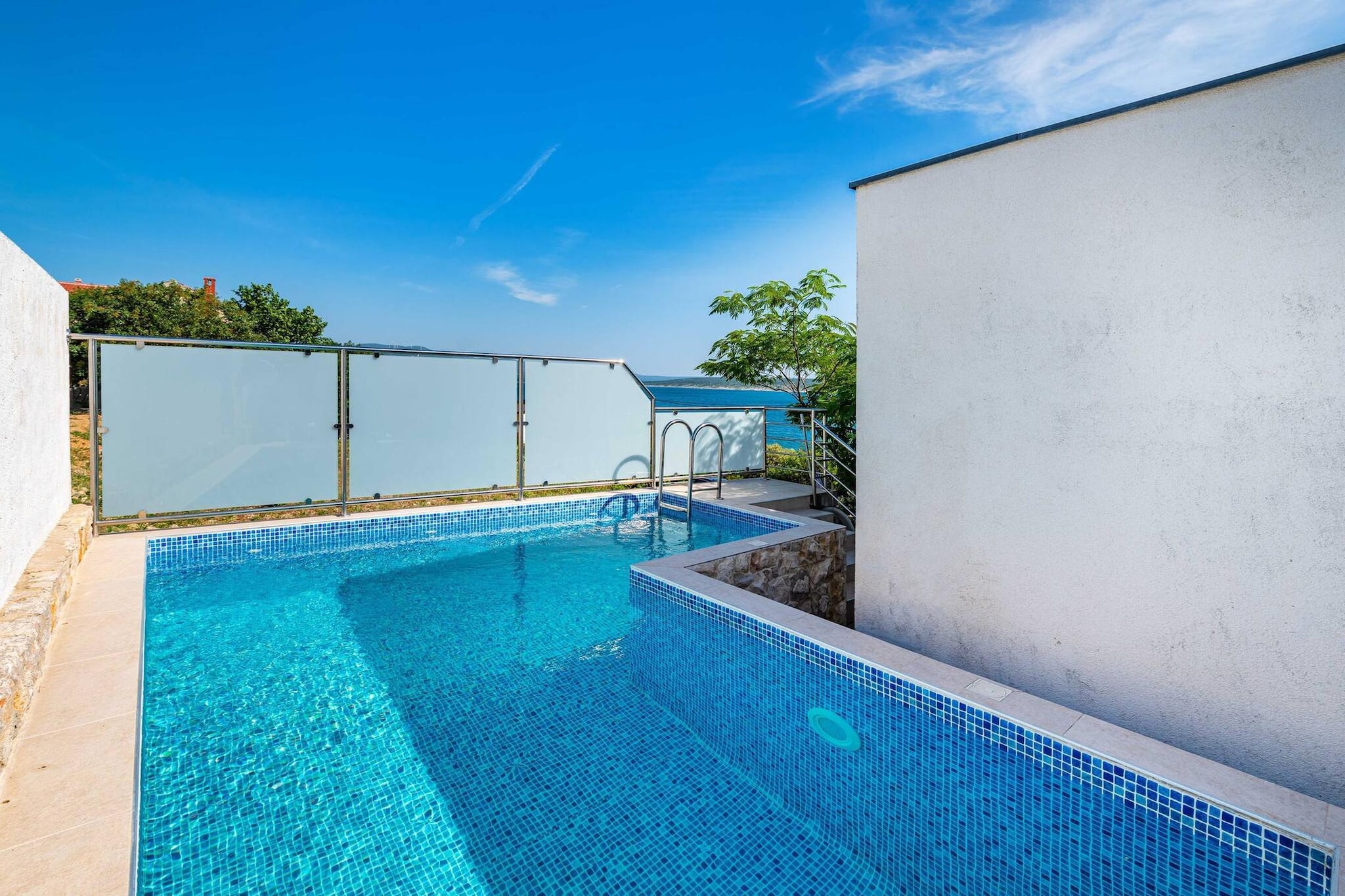 Sea view apartment Dajana-Schwimmbad