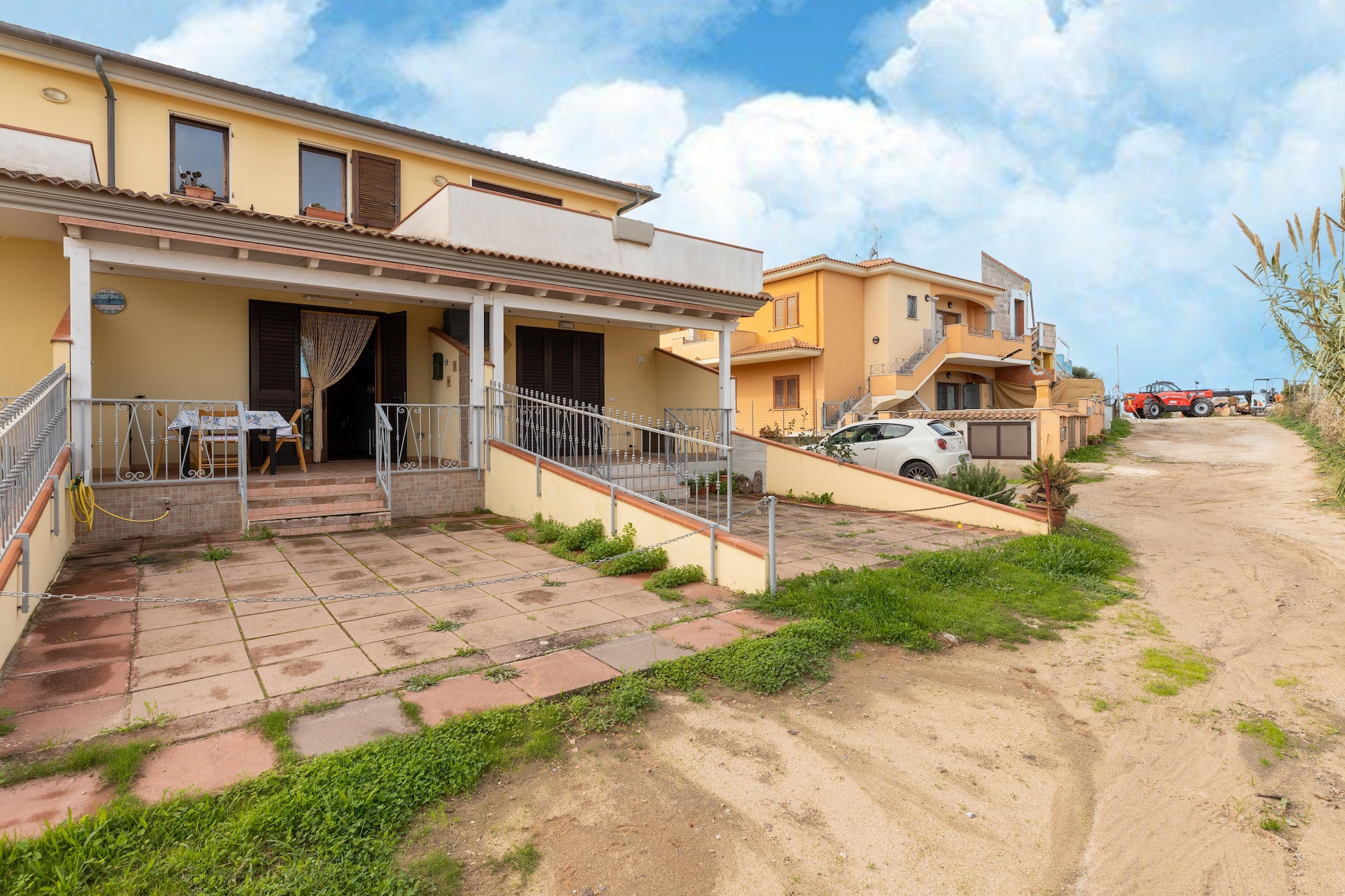 CASA MEDITERRANEO-Exterior in summer