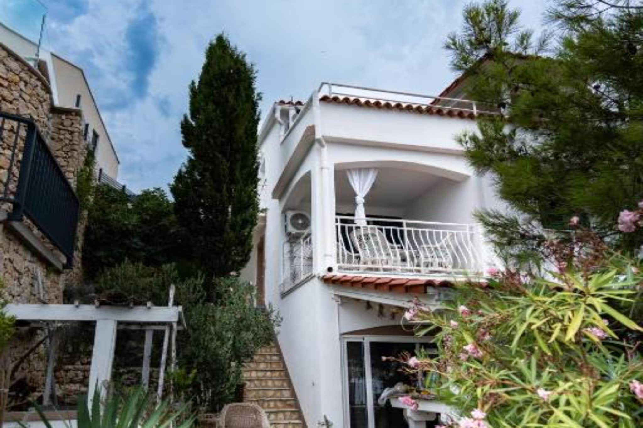 Apartment Green Garden View - One Bedroom Apartment With Terrace-Outdoor