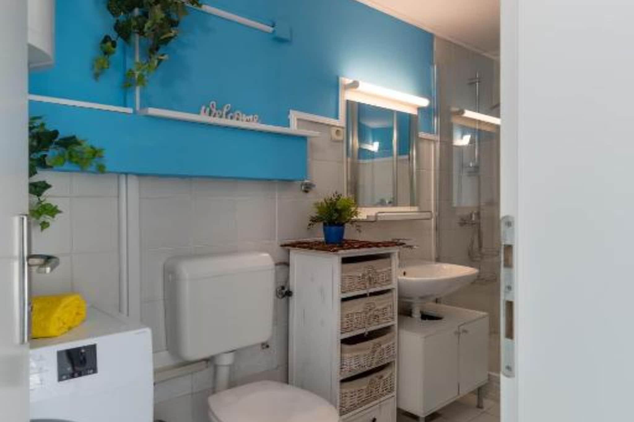 Apartment Green Garden View - One Bedroom Apartment With Terrace-Bathroom