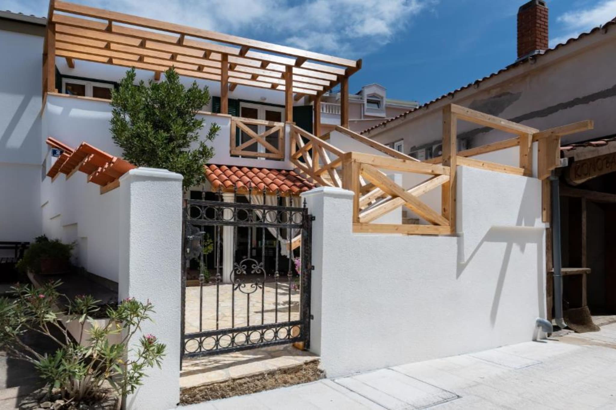 Apartment Verde Blu - Two Bedroom Apartment With Terrace And Garden View-Buitenlucht