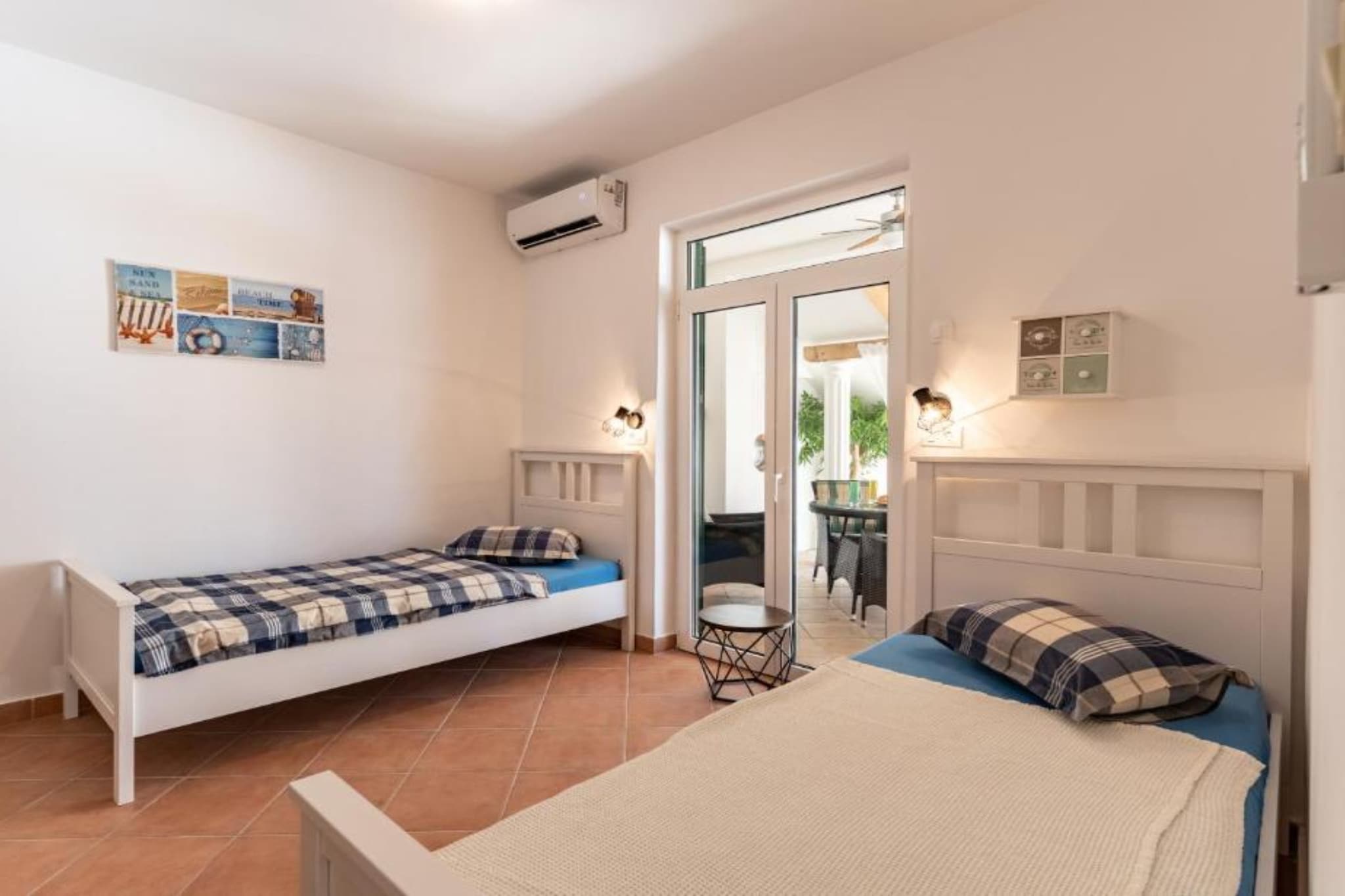 Apartment Verde Blu - Two Bedroom Apartment With Terrace And Garden View-Slaapkamer