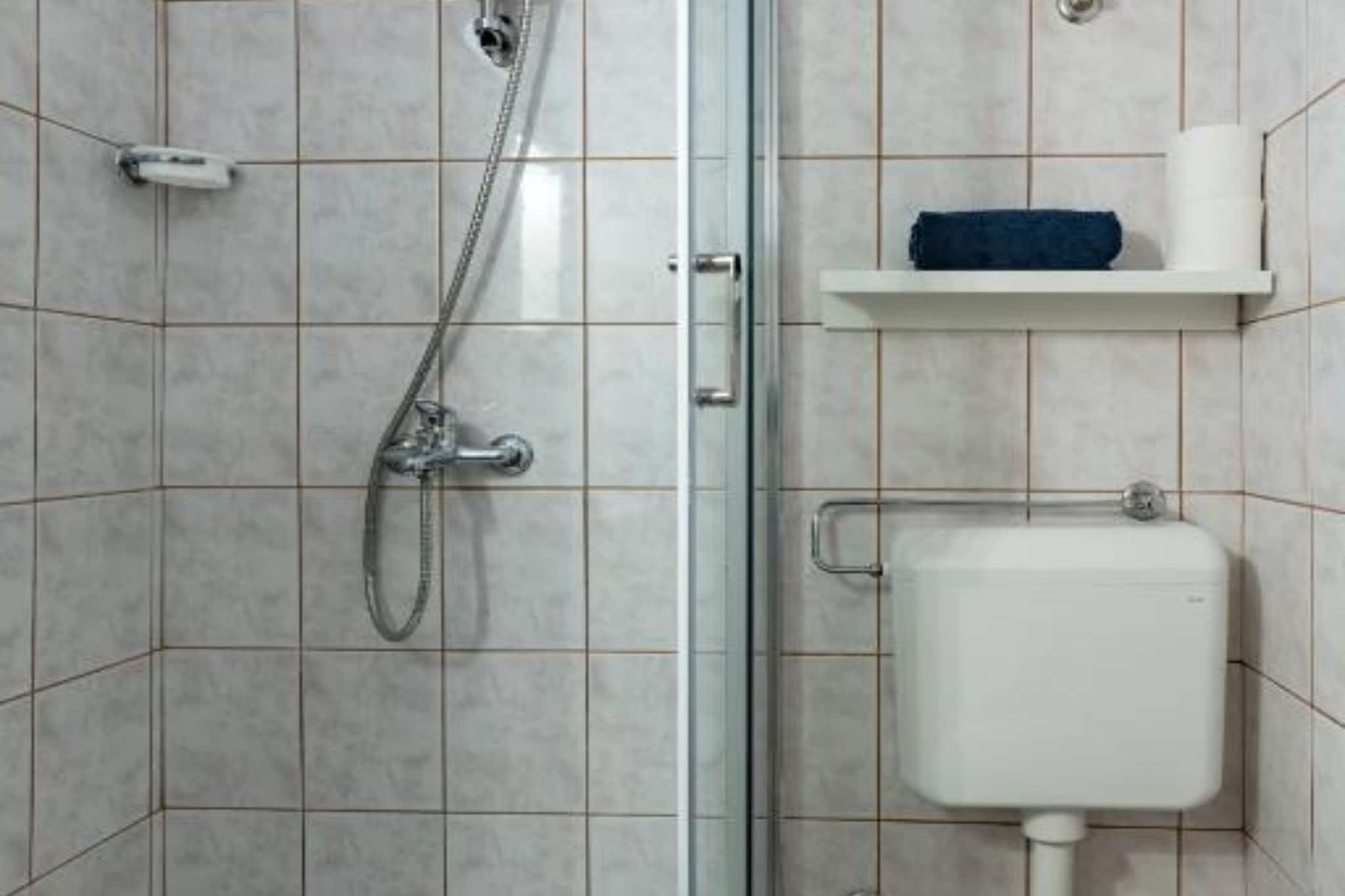 Apartment Verde Blu - Two Bedroom Apartment With Terrace And Garden View-Badkamer