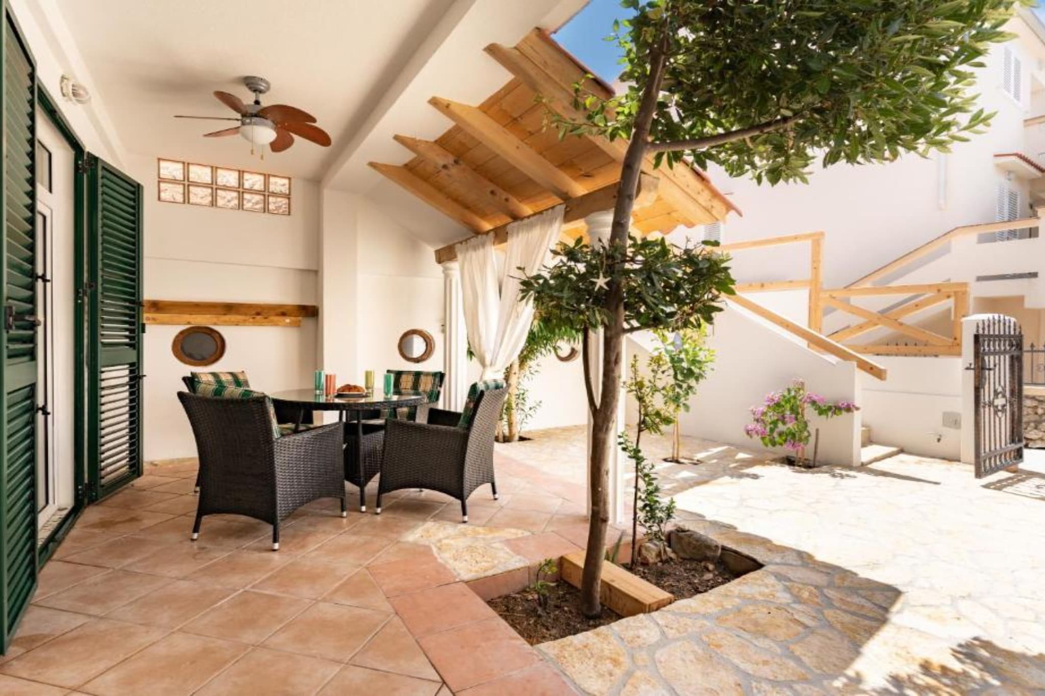 Apartment Verde Blu - Two Bedroom Apartment With Terrace And Garden View-Uitzicht