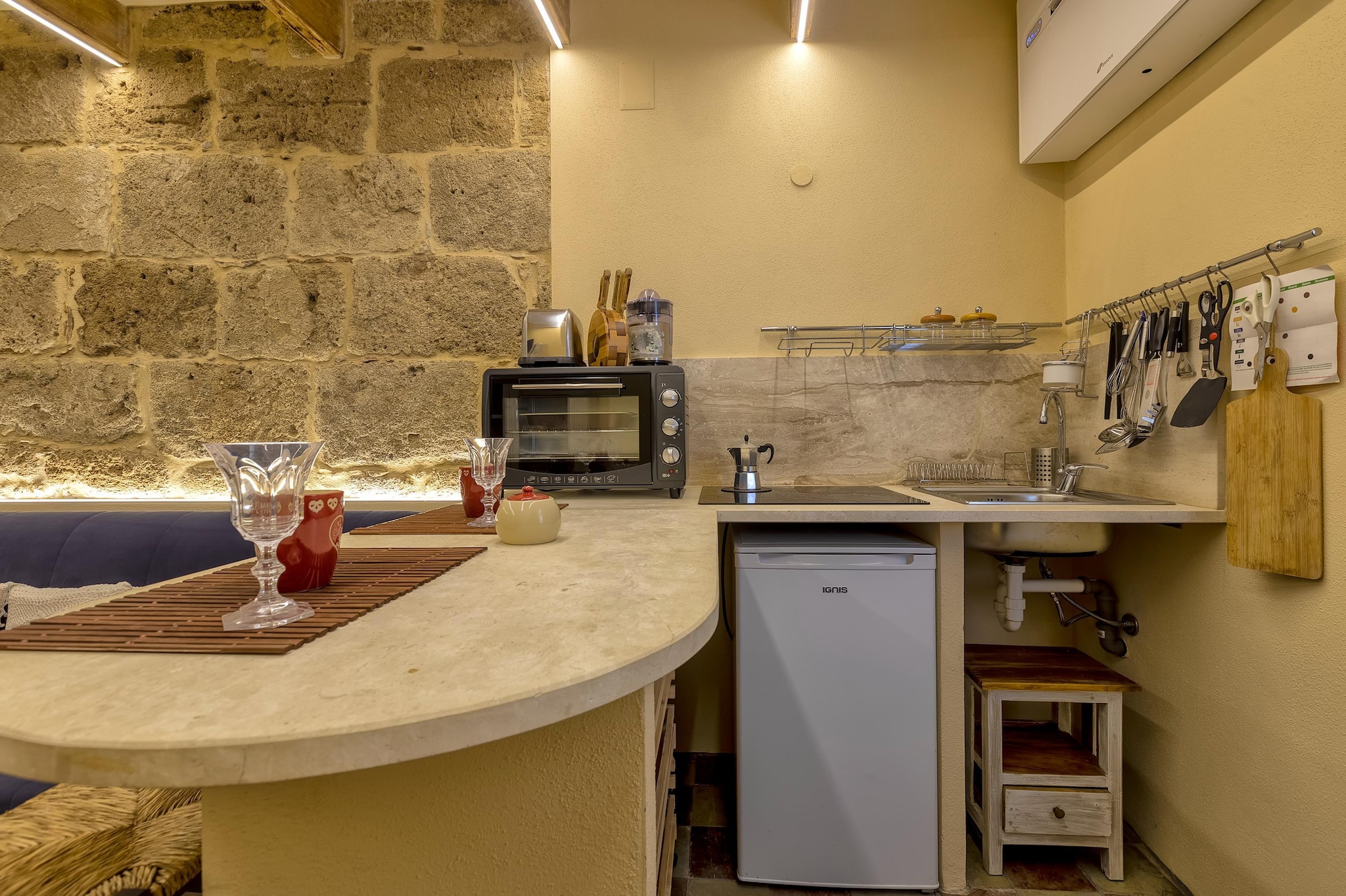 MONOLOCALE BURAGNA-Keuken