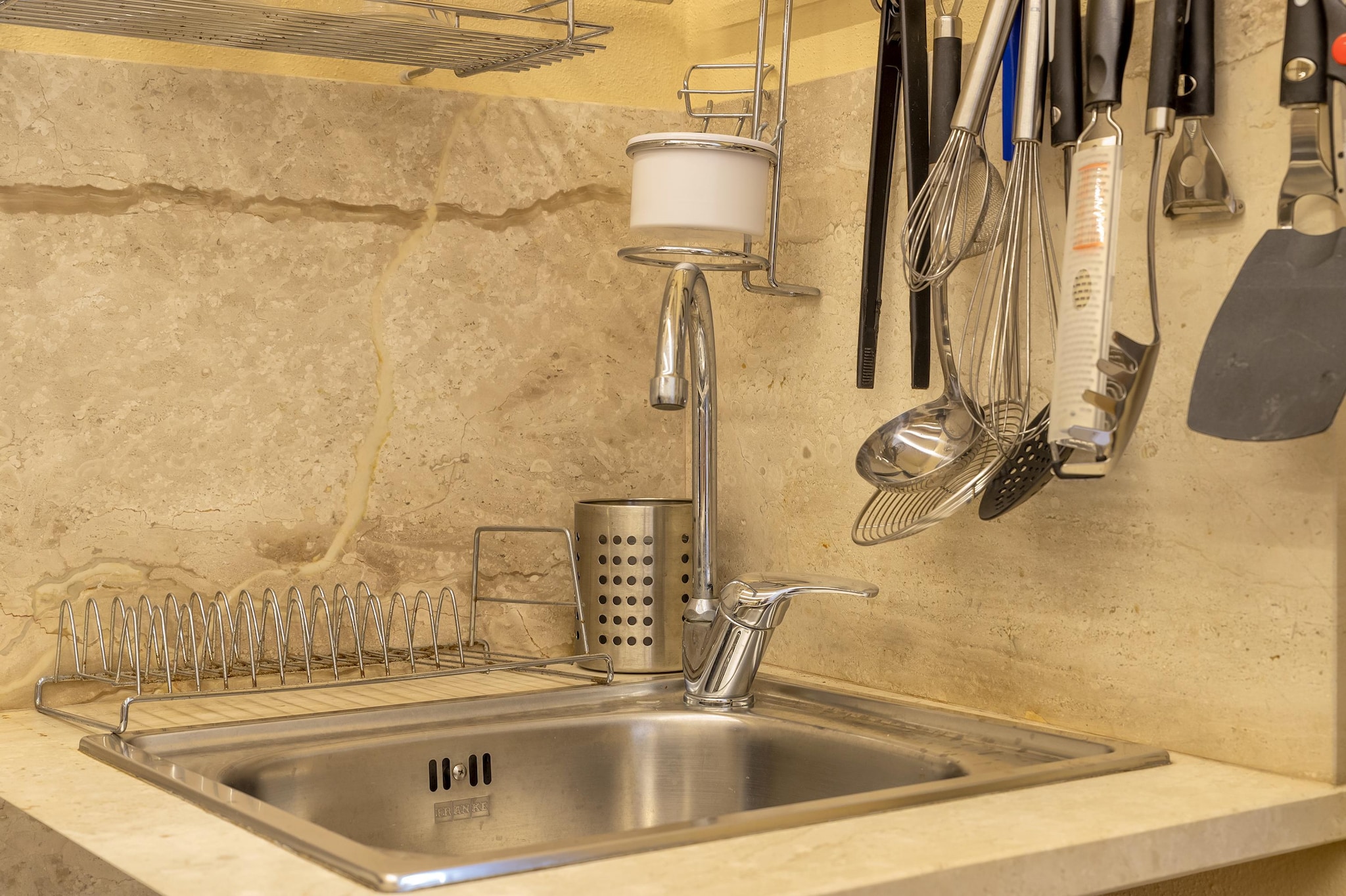 MONOLOCALE BURAGNA-Keuken