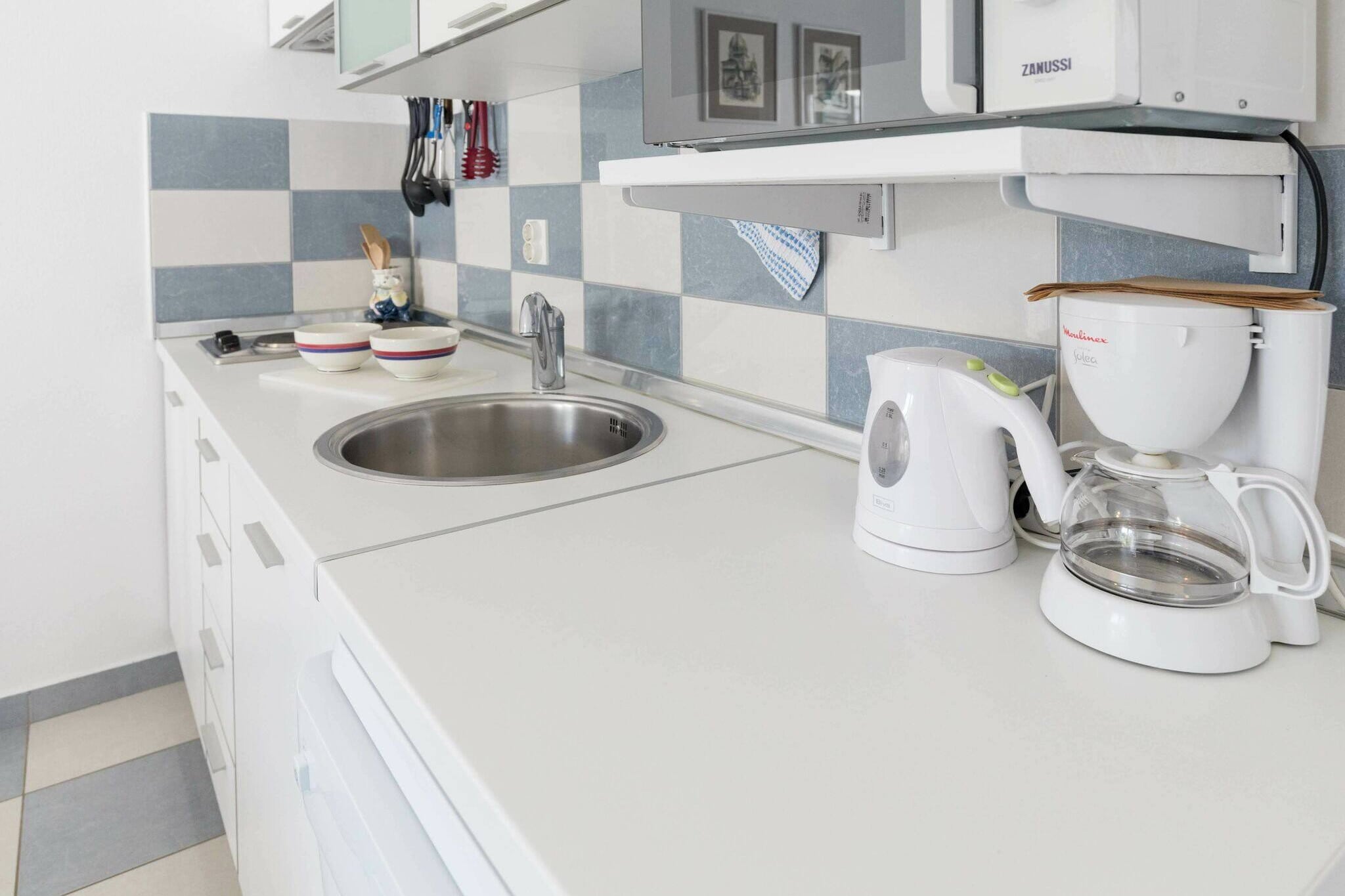 Beach apartment Jadrija-Kitchen