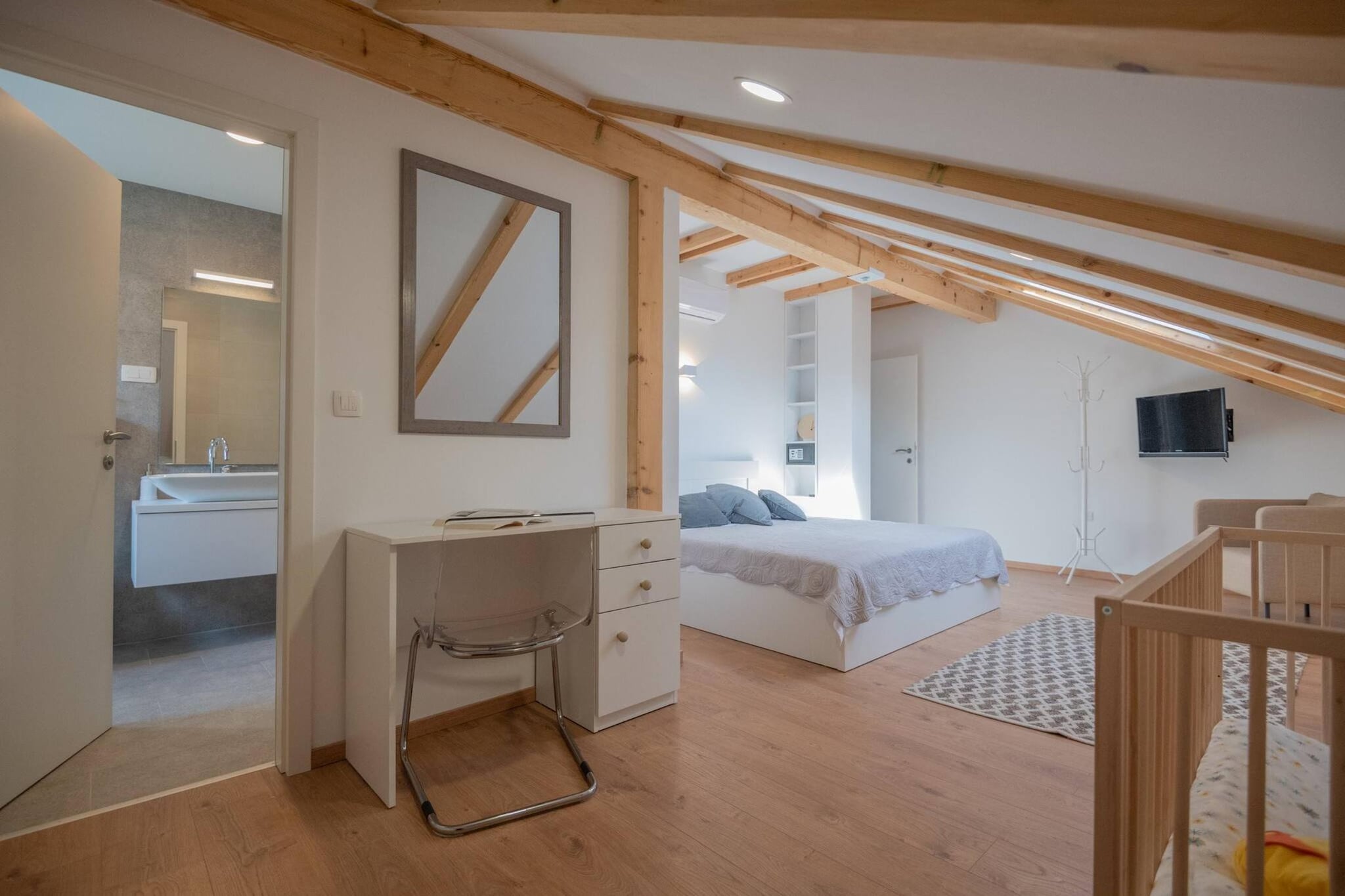 Luxury Villa Prolozac-Schlafzimmer