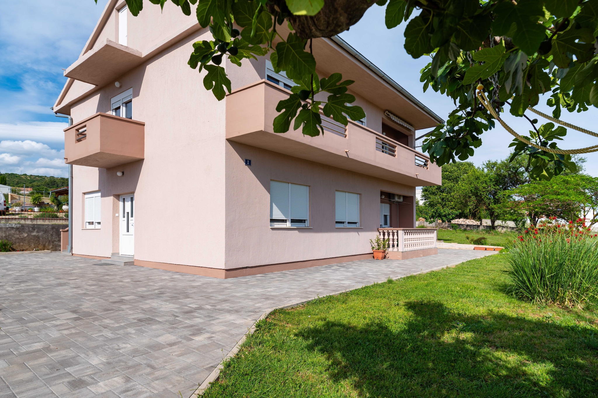 Sea view apartment Nika-Außenbereich Sommer