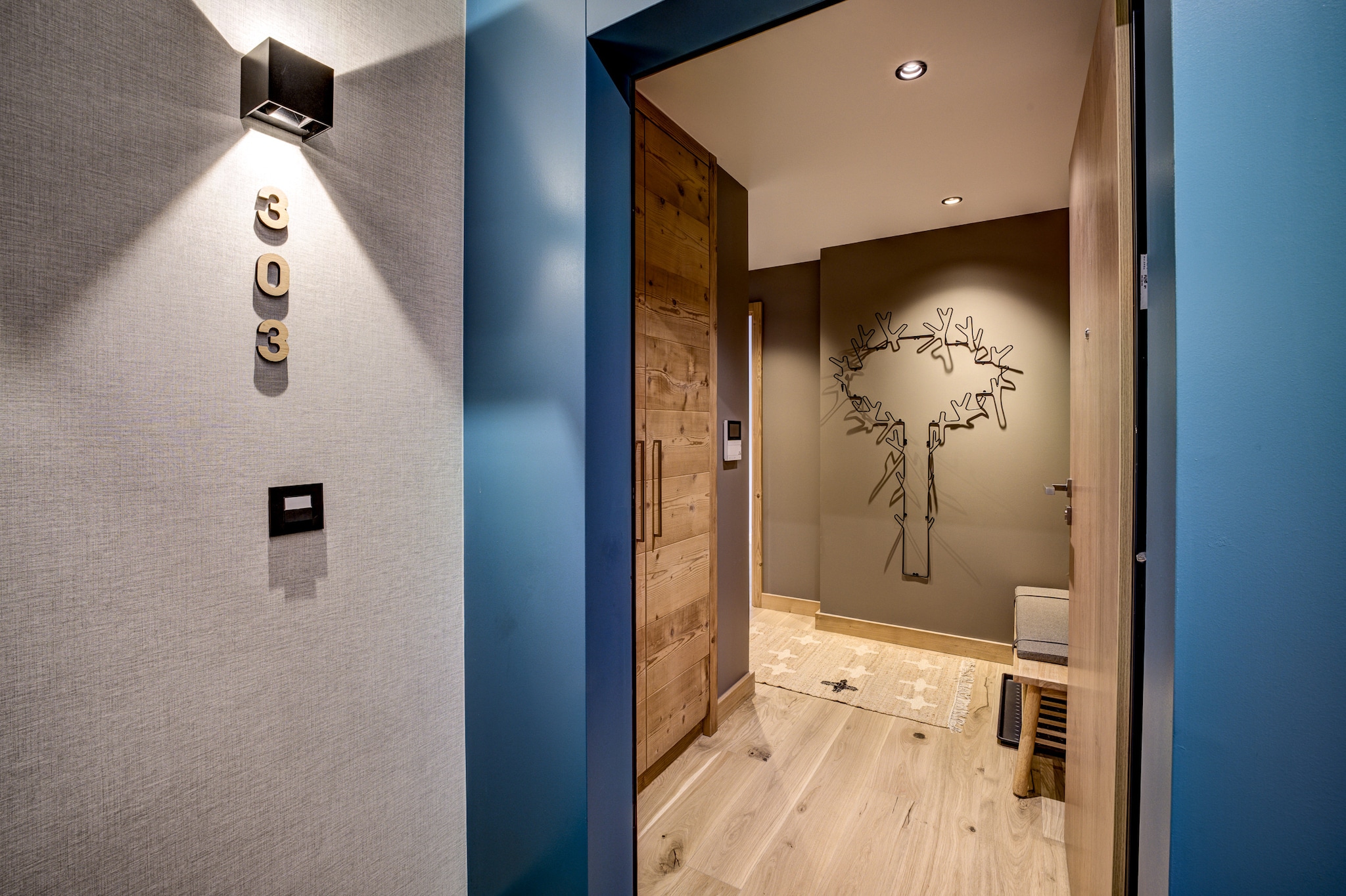 Blanc Mont Blanc 303-Hall / réception