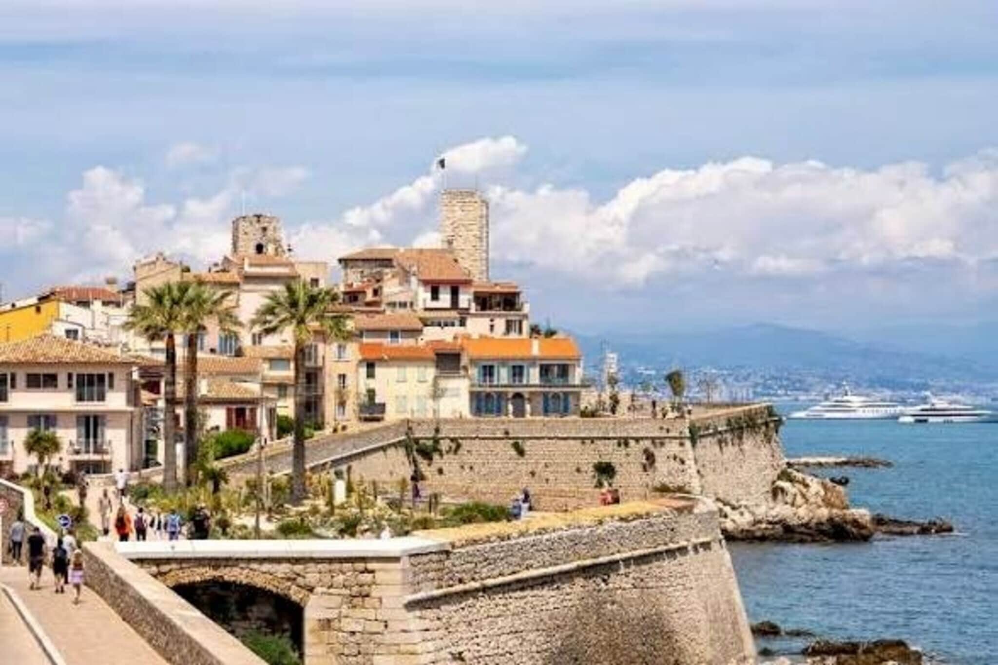 Appartement rénové – centre ville Antibes-Areas within 5km in summer