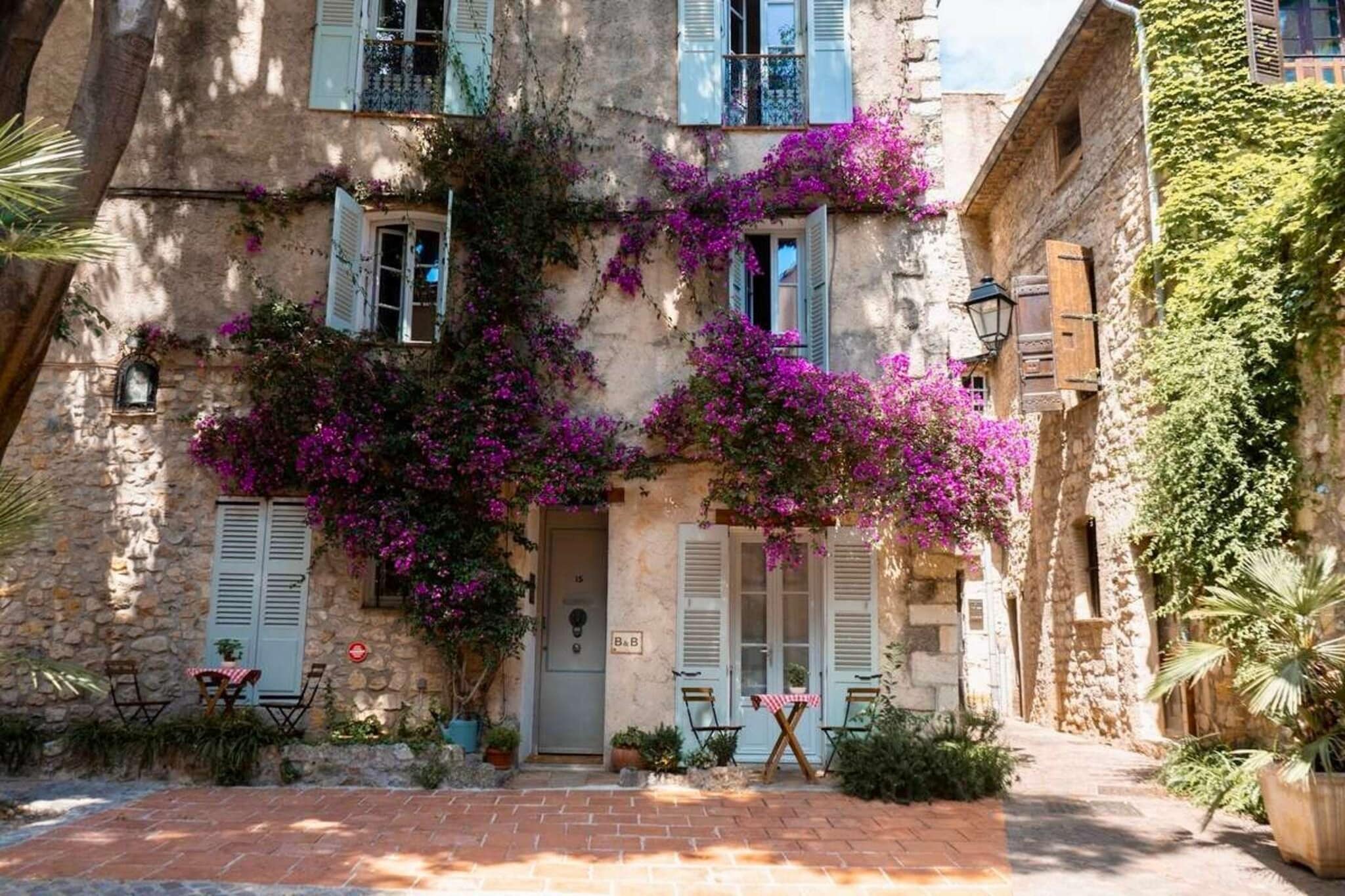 Appartement rénové – centre ville Antibes