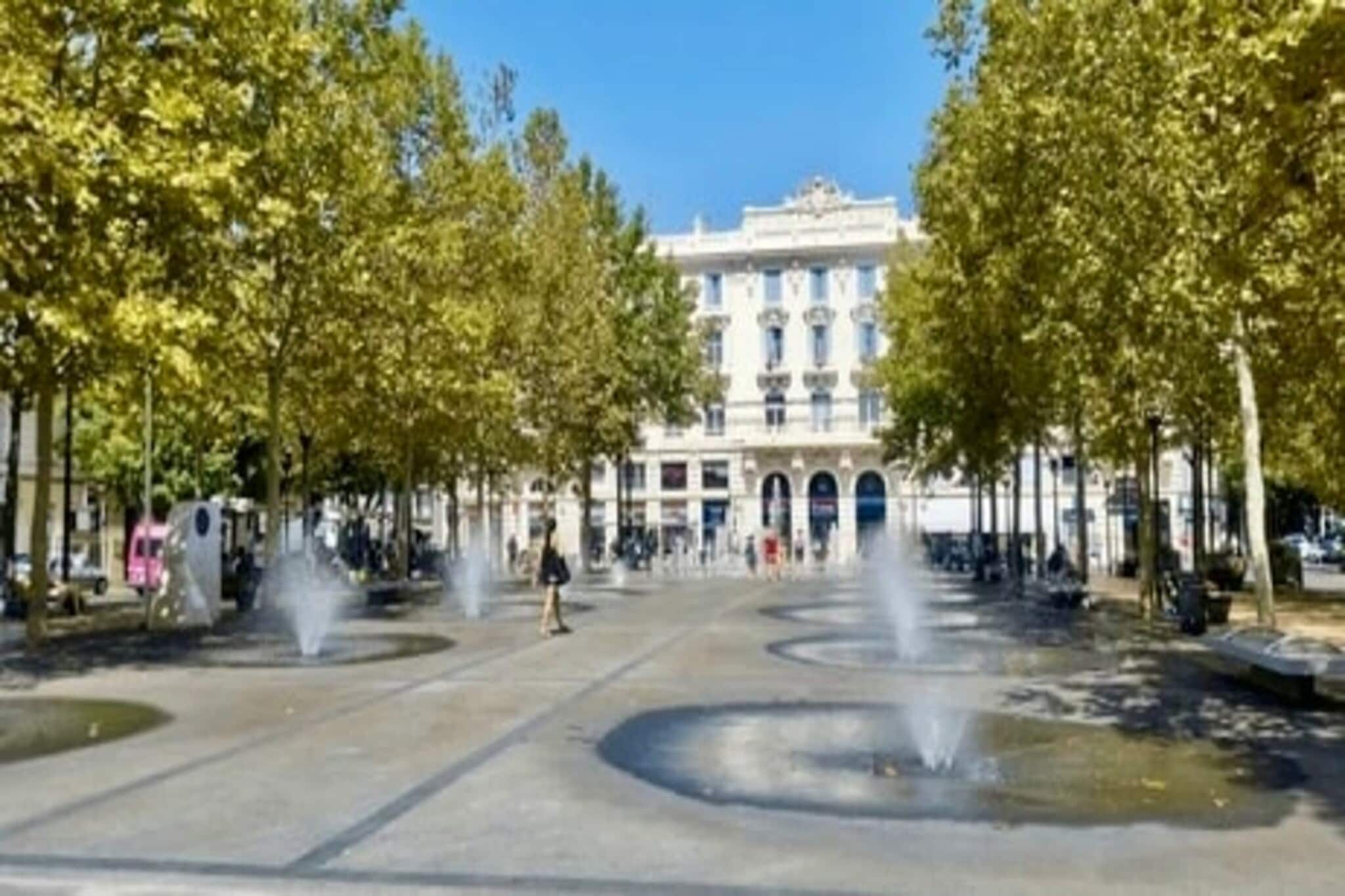 Appartement rénové – centre ville Antibes-Areas within 1km in summer