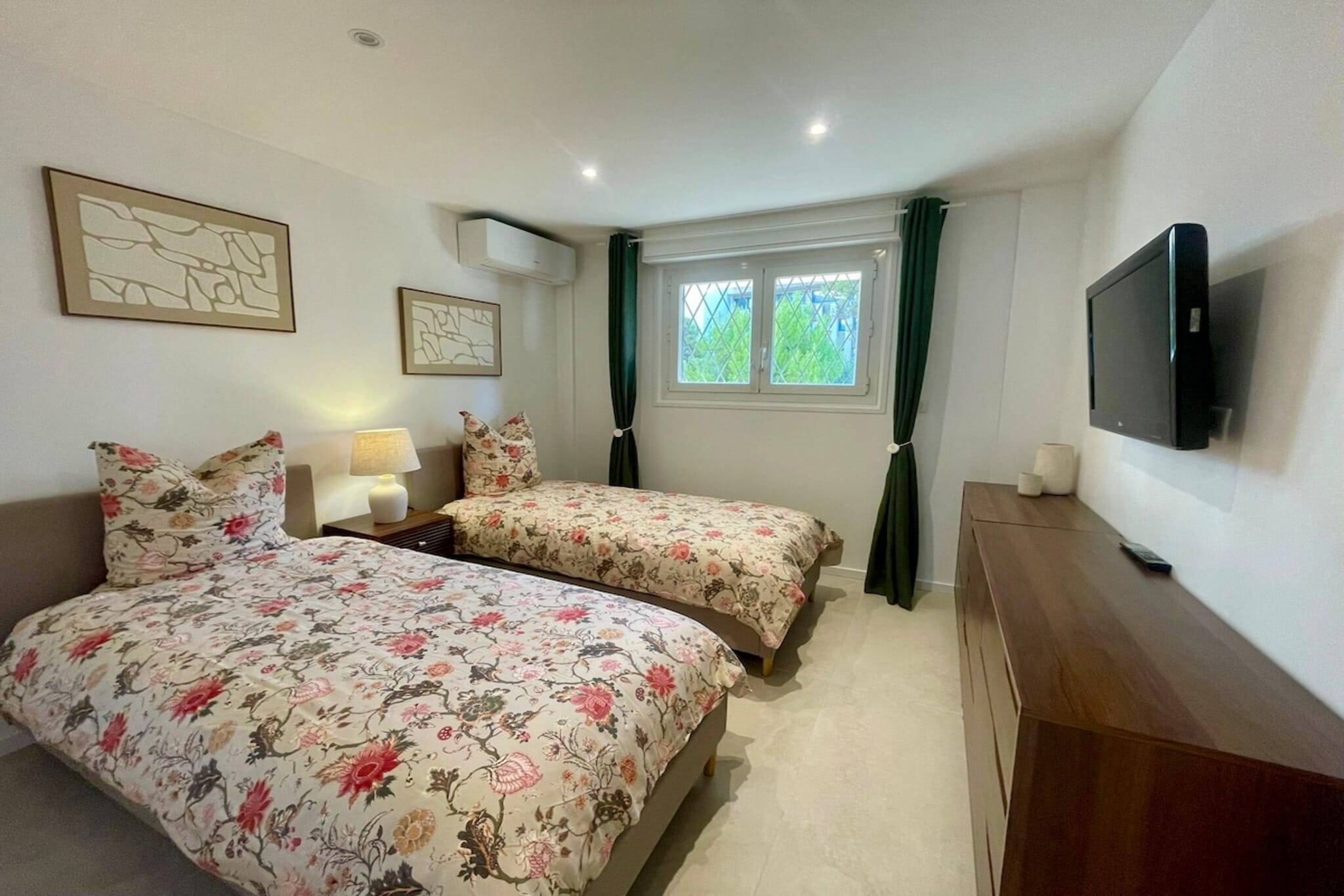 Appartement rénové – centre ville Antibes-Bedroom