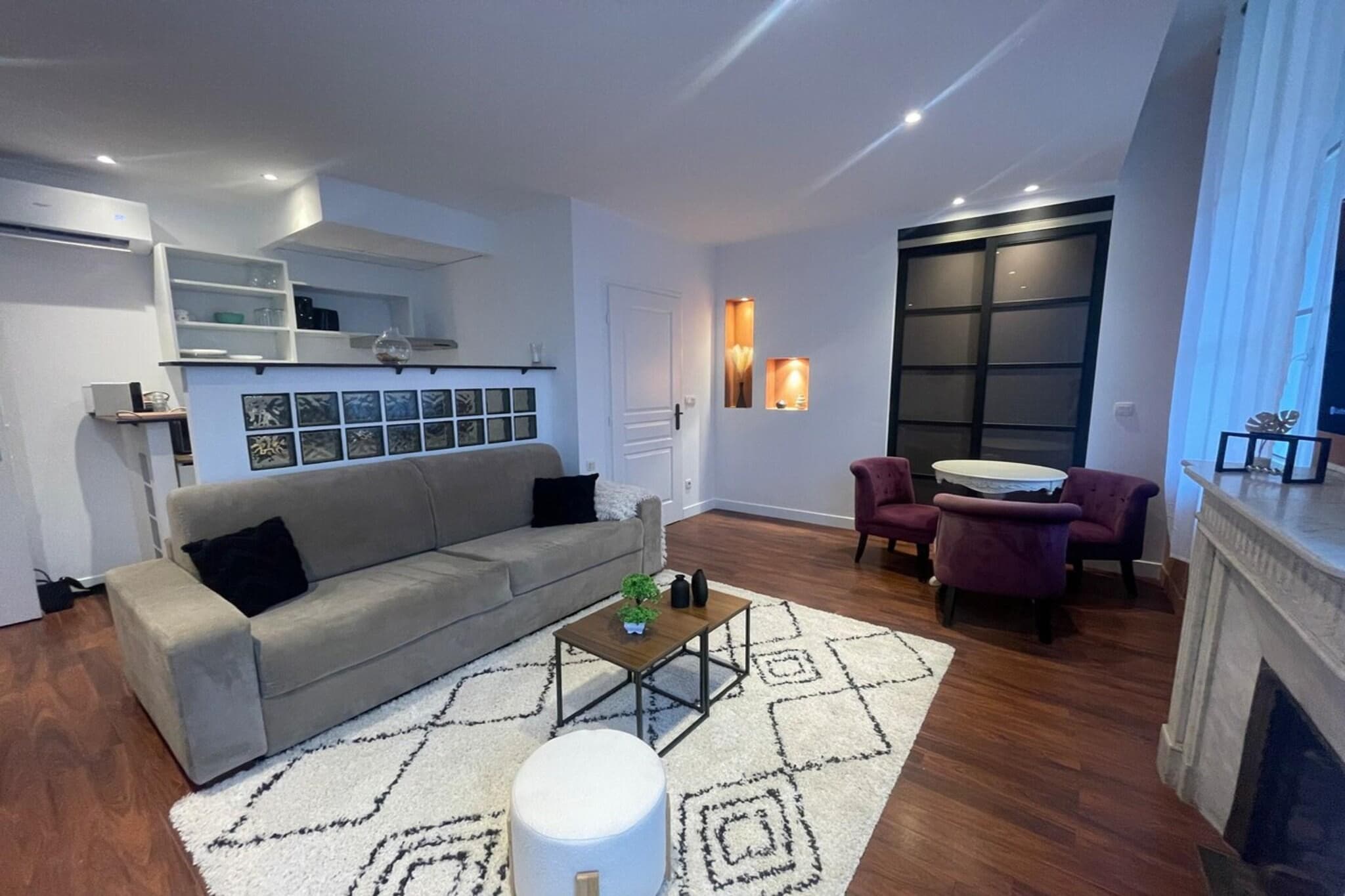 Cour & confort dans le Vieux Cannet-Living room