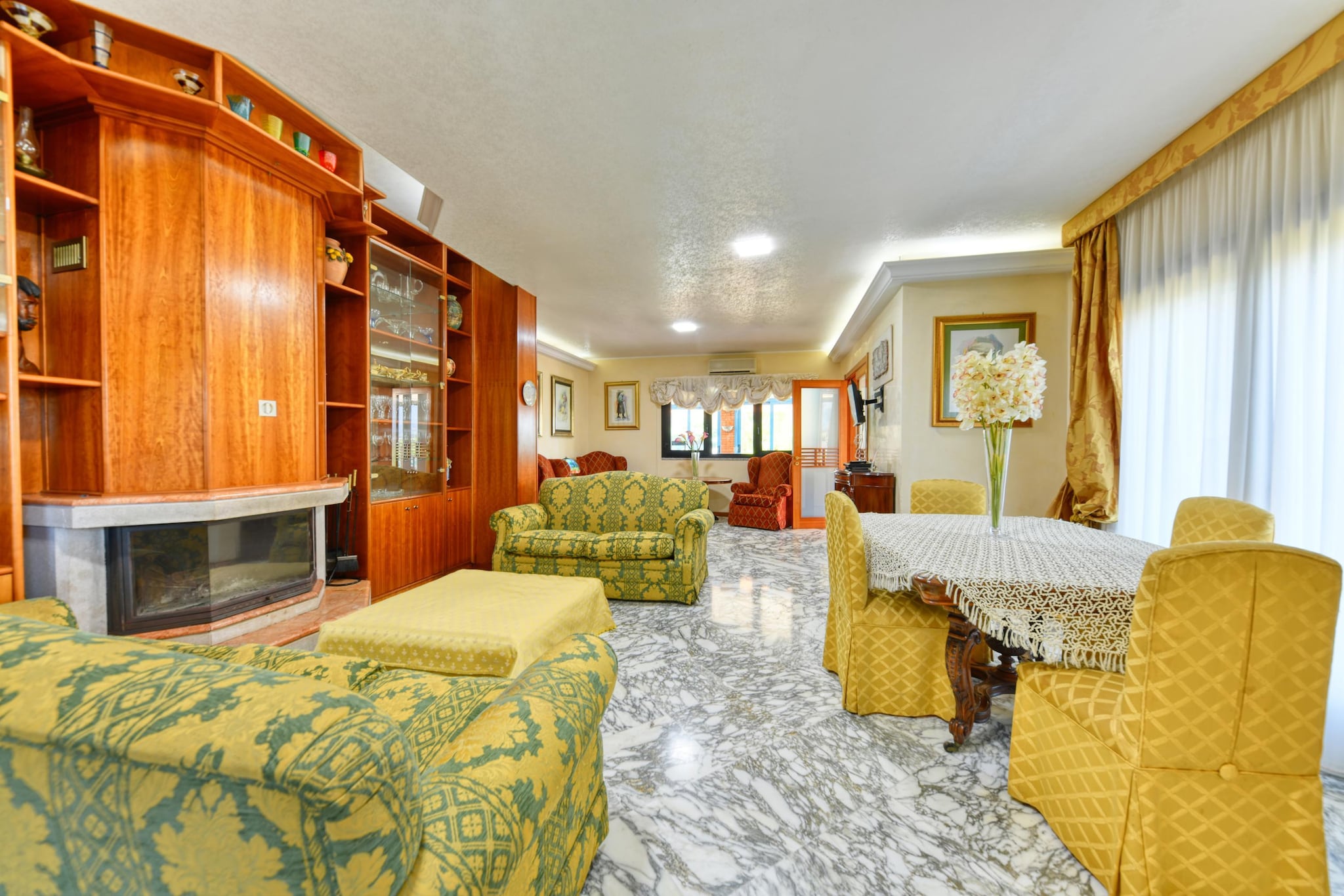 Villa Vella mit Privatpool-Wohnzimmer