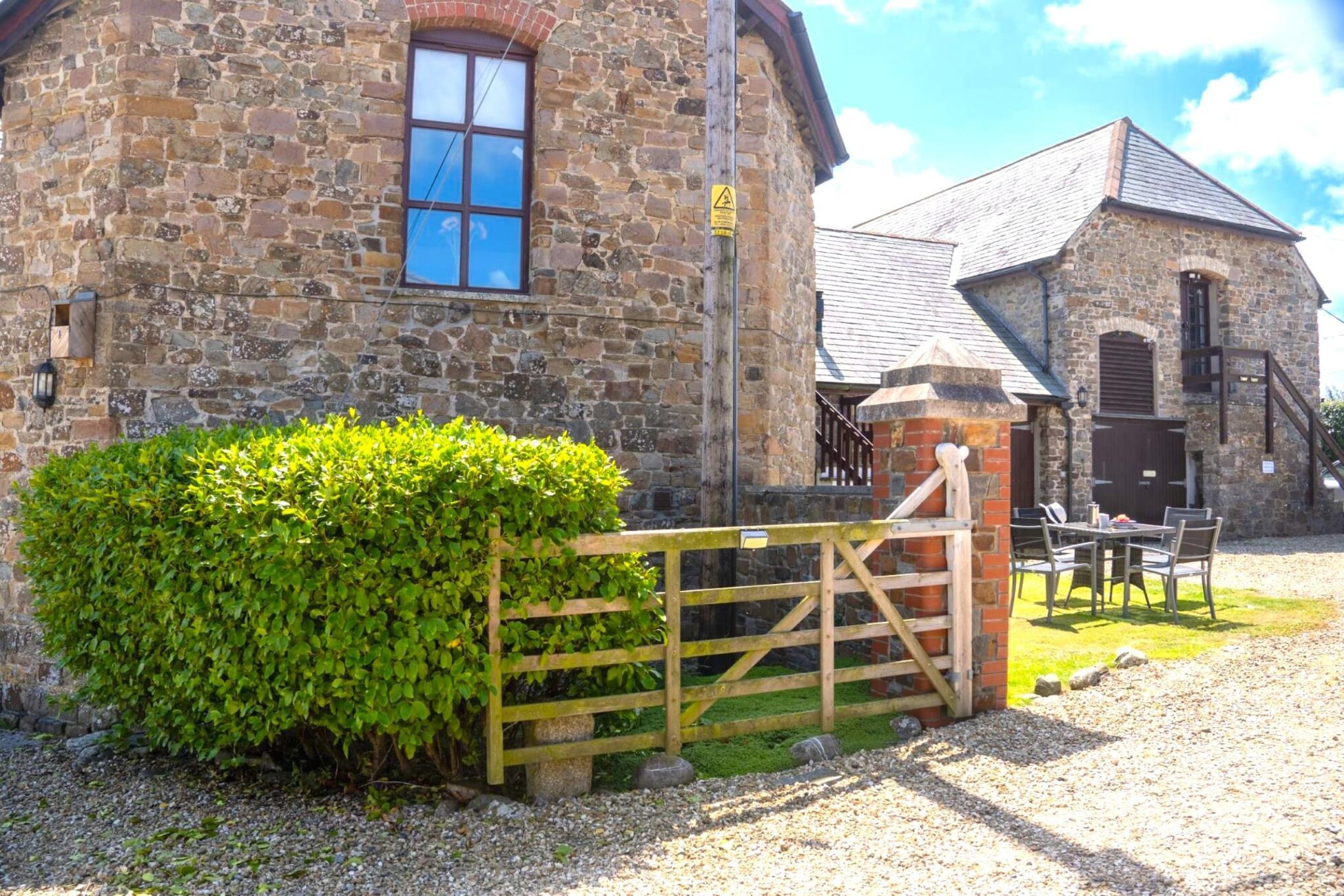Fields Barn - Exterior in summer
