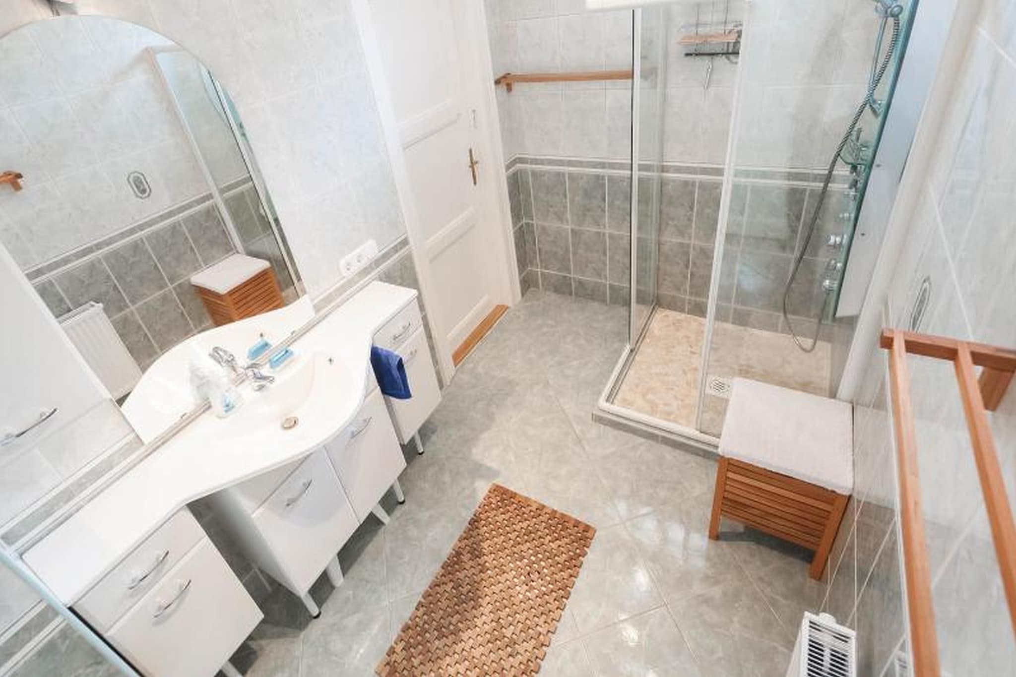 Ferienhaus in Budapest mit großem Garten-Bathroom