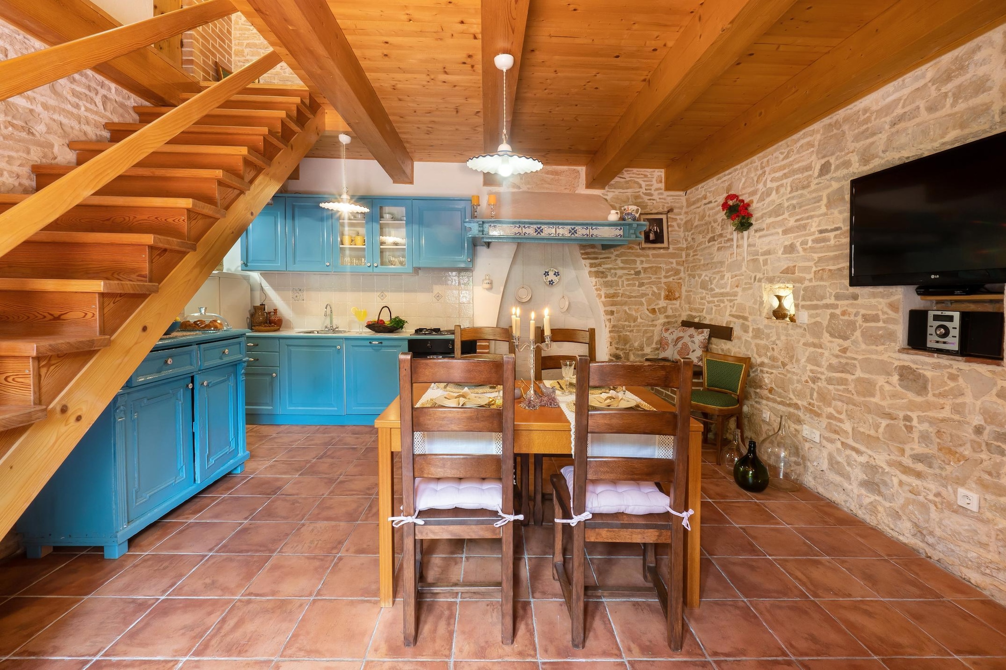 Imagine stepping into your own relaxed Istrian hideaway in the heart of Barban, where every detail has been considered and the pace of life slows. The home is bright, warm and thoughtfully furnished for a worry-free break, with spacious living areas, a fully equipped kitchen and generous bedrooms offering comfort for family or friends. Outside, the garden, terrace and barbecue invite long summer evenings under the open sky, while gentle Istrian hills stretch beyond the windows, offering a sense of space and stillness that’s rarely found.

Inside, you’ll discover a home ready to welcome you. The kitchen has all the essentials—coffee machine, microwave, fridge-freezer, toaster so cooking feels simple and enjoyable. The living room opens up into a space for gathering, reading or relaxing. Bedrooms are restful and designed for ease, and bathrooms are stocked with comfort in mind. Air-conditioning, WiFi and modern furnishings bring a touch of ease to traditional charm. The terrace and garden are perfect for morning coffee in dappled shade, or evening chats after a day exploring.

Just beyond your door lie some of Istria’s quiet treasures. The village of Barban invites gentle strolls through stone-paved lanes and local cafés, immersed in olive groves and vineyards. A short drive leads to the rugged coastline, friendly seaside towns and hidden coves where you can swim, snorkel or simply watch light play on the water. Culture lovers will enjoy nearby castles and historic centres, while nature seekers can lose themselves in forest trails and panoramic viewpoints. At the end of each day, you’ll return to something that feels more than accommodation—a place that feels like a home-base for discovery, calm and connection.
