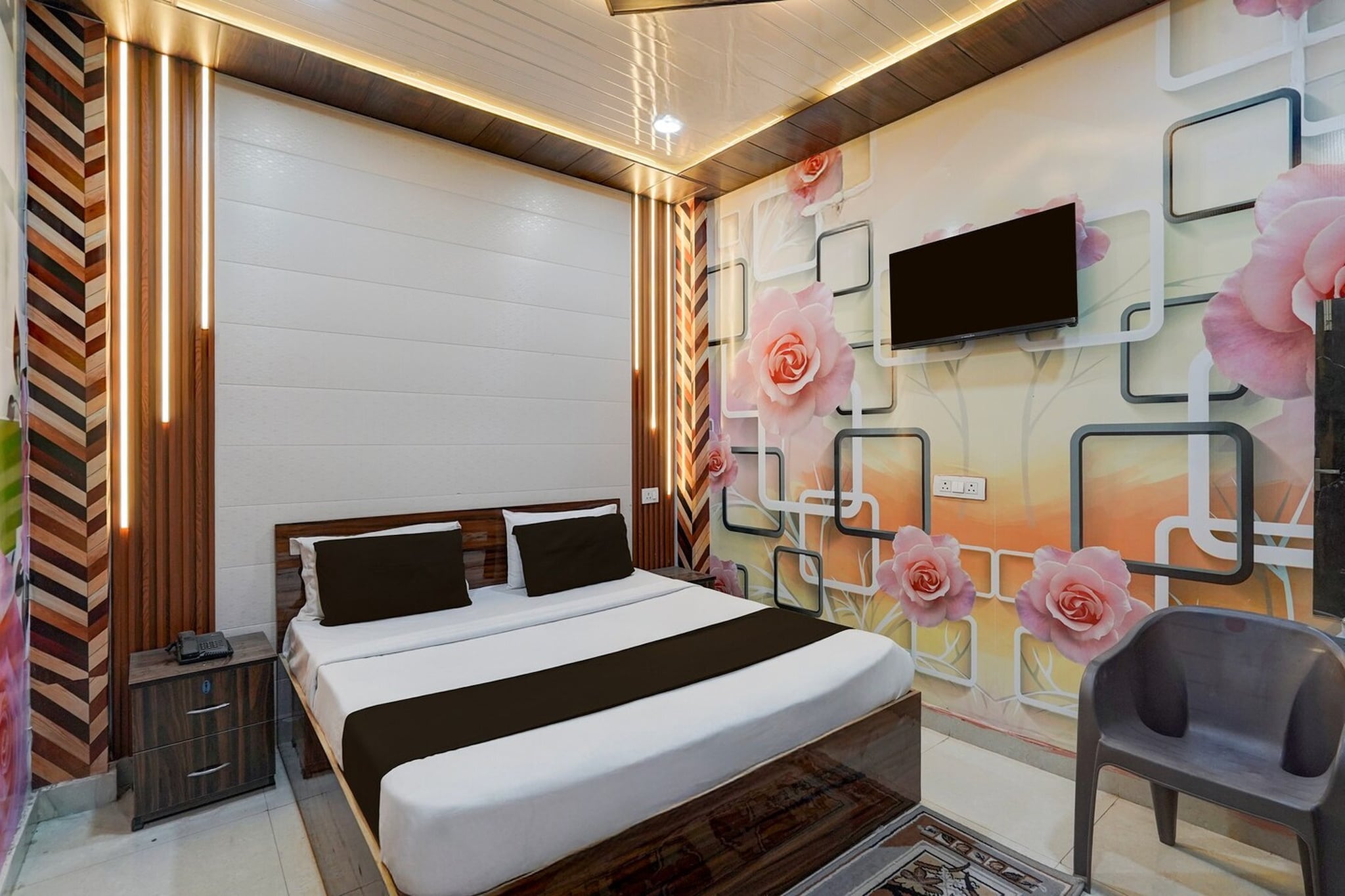 Enjoy a comfortable and hassle-free experience at our thoughtfully designed property. Each room is equipped with modern amenities, cozy bedding, and elegant decor to make you feel right at home. Located conveniently with easy access to public transport and major attractions, it's perfect for both business and leisure travelers. Cleanliness and guest comfort are our top priorities, and our team is available 24/7 to assist you throughout your stay.

Early Check-In Policy: A full day’s room rate will be charged for check-ins before 6:00 AM. Complimentary early check-in is available between 6:00 AM and 10:00 AM, subject to room availability.
Check-in is only available to guests aged 18 and above. Please provide a government-issued ID to confirm your age.