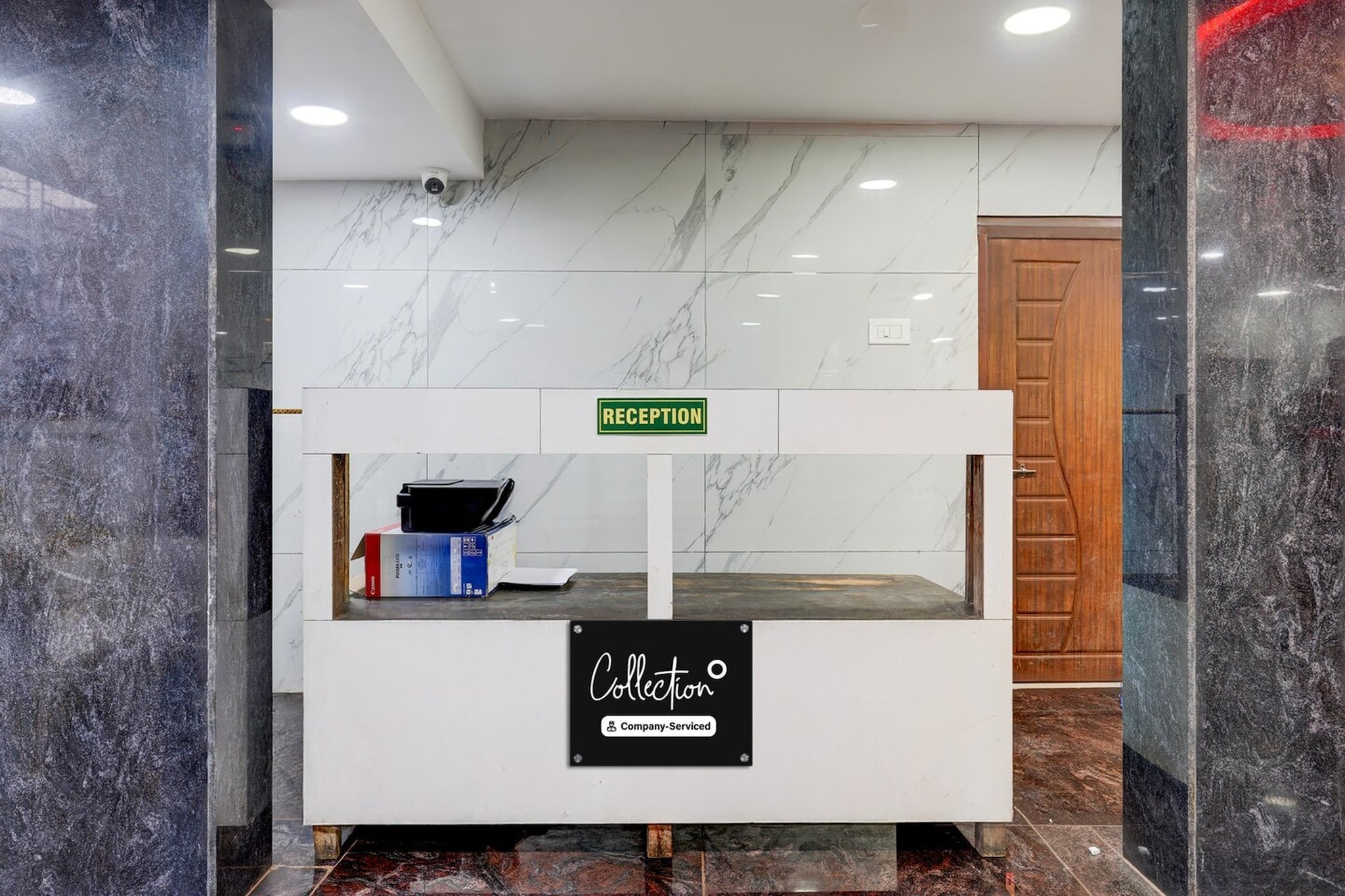 Ground floor: (bedroom(double bed, TV, seating area, air conditioning, Towels incl., telephone, Floor mattress), bathroom(bathtub or shower, shower, washbasin, toilet, shampoo, body soap, hot water))