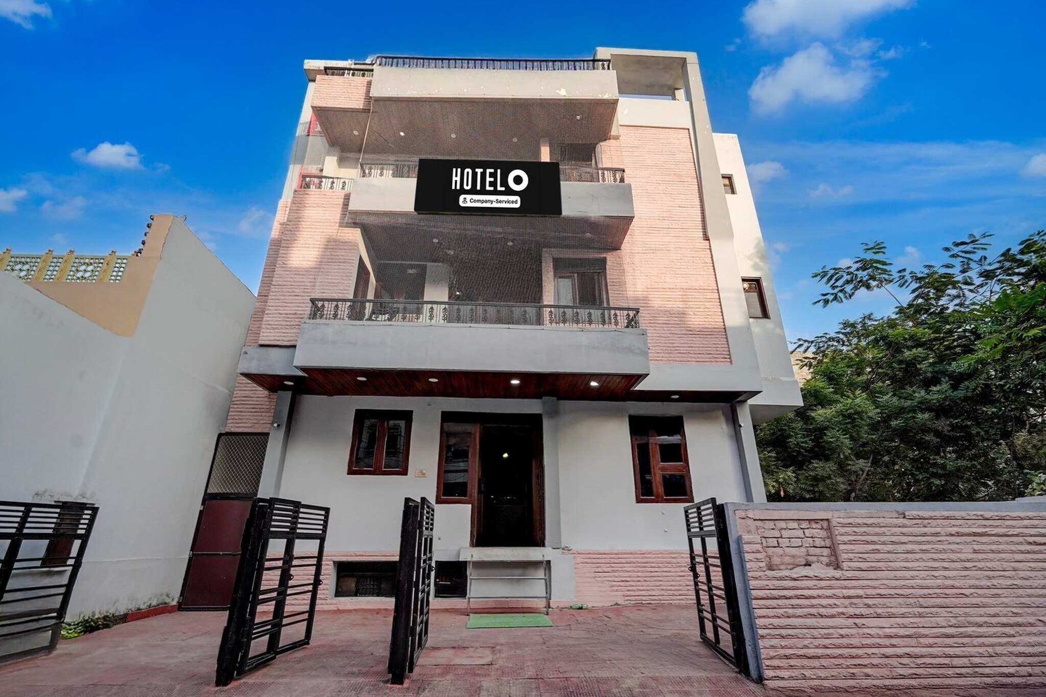 Hotel O Jagatpura Central Railway Station