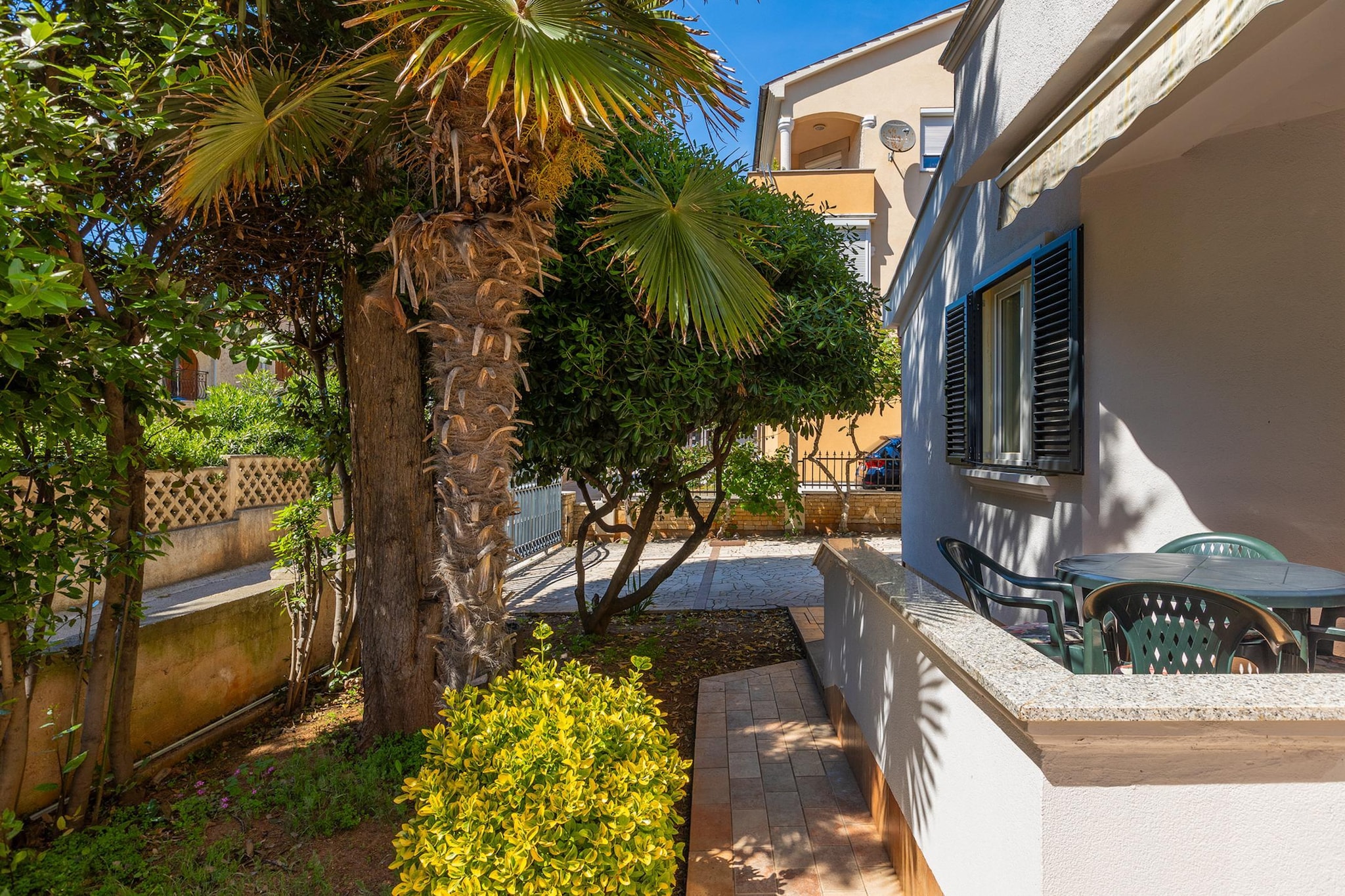 House Loncar - A1 - Gardens in summer