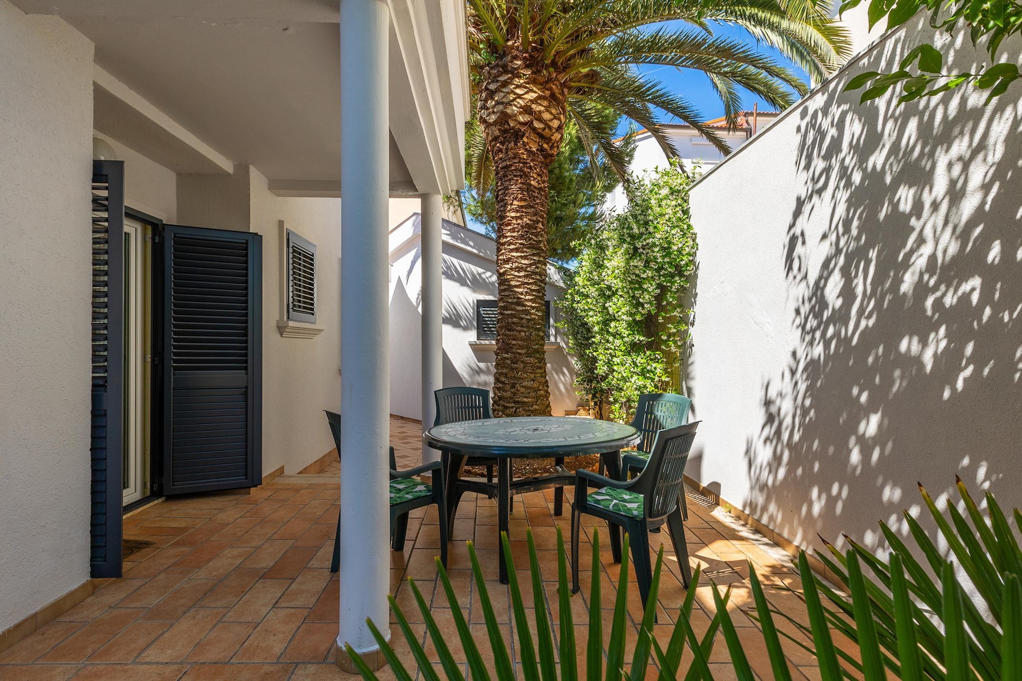 House Loncar - A1 - Gardens in summer
