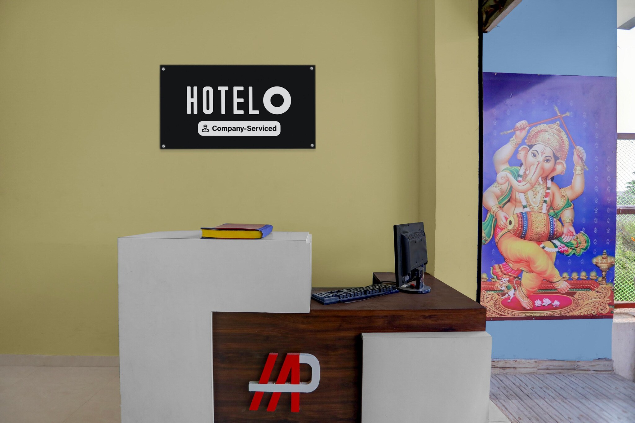 Ground floor: (bedroom(double bed, TV, seating area, air conditioning, Towels incl., telephone), bathroom(bathtub or shower, shower, washbasin, toilet, shampoo, body soap, hot water))