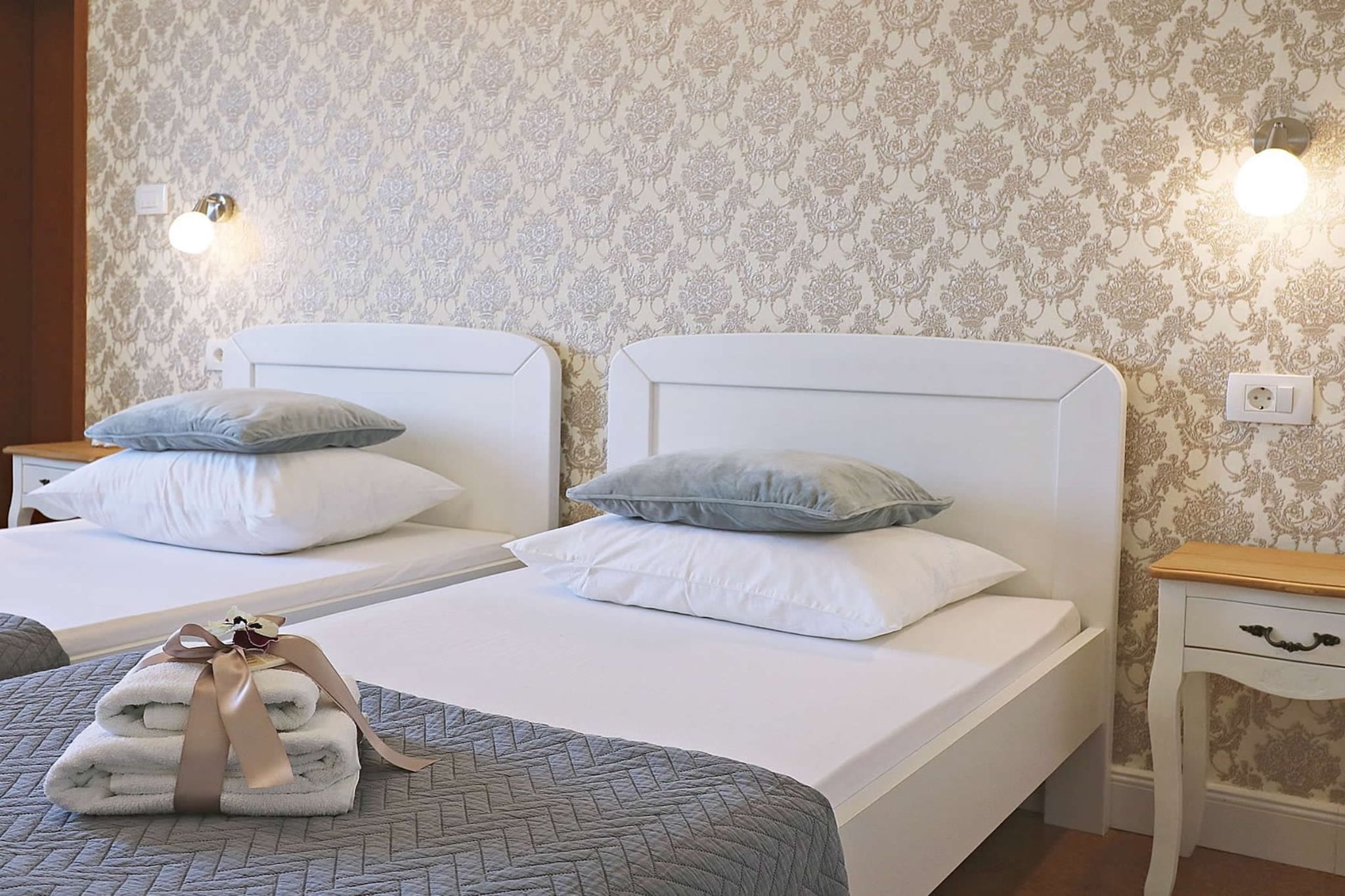 Villa Šolo – Peaceful Nature Park Getaway - Six Bedroom Villa With Heated Pool