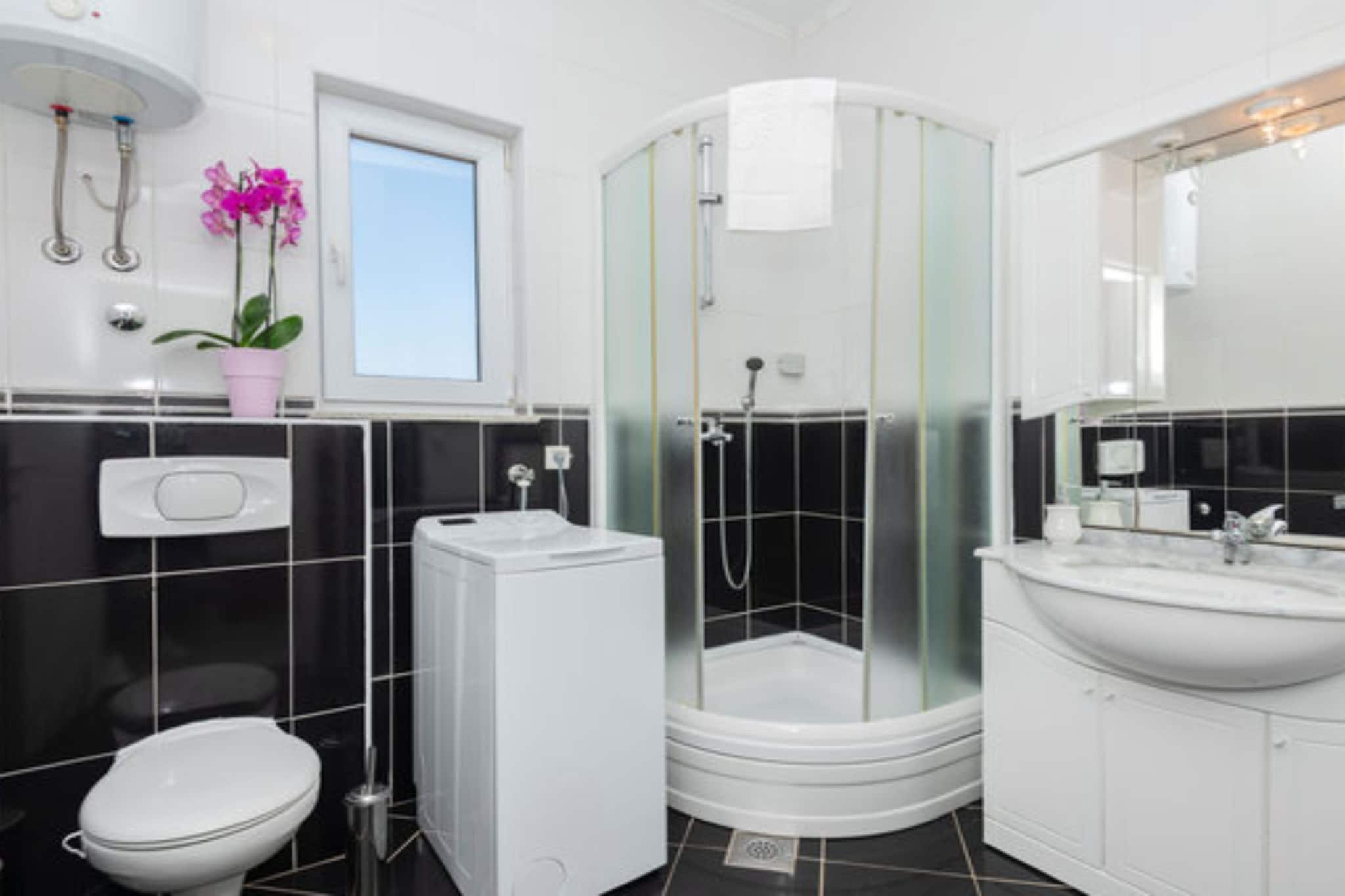 Charming Villa Nina with Pool - Four Bedroom Villa With Terrace and Swimming pool-Bathroom