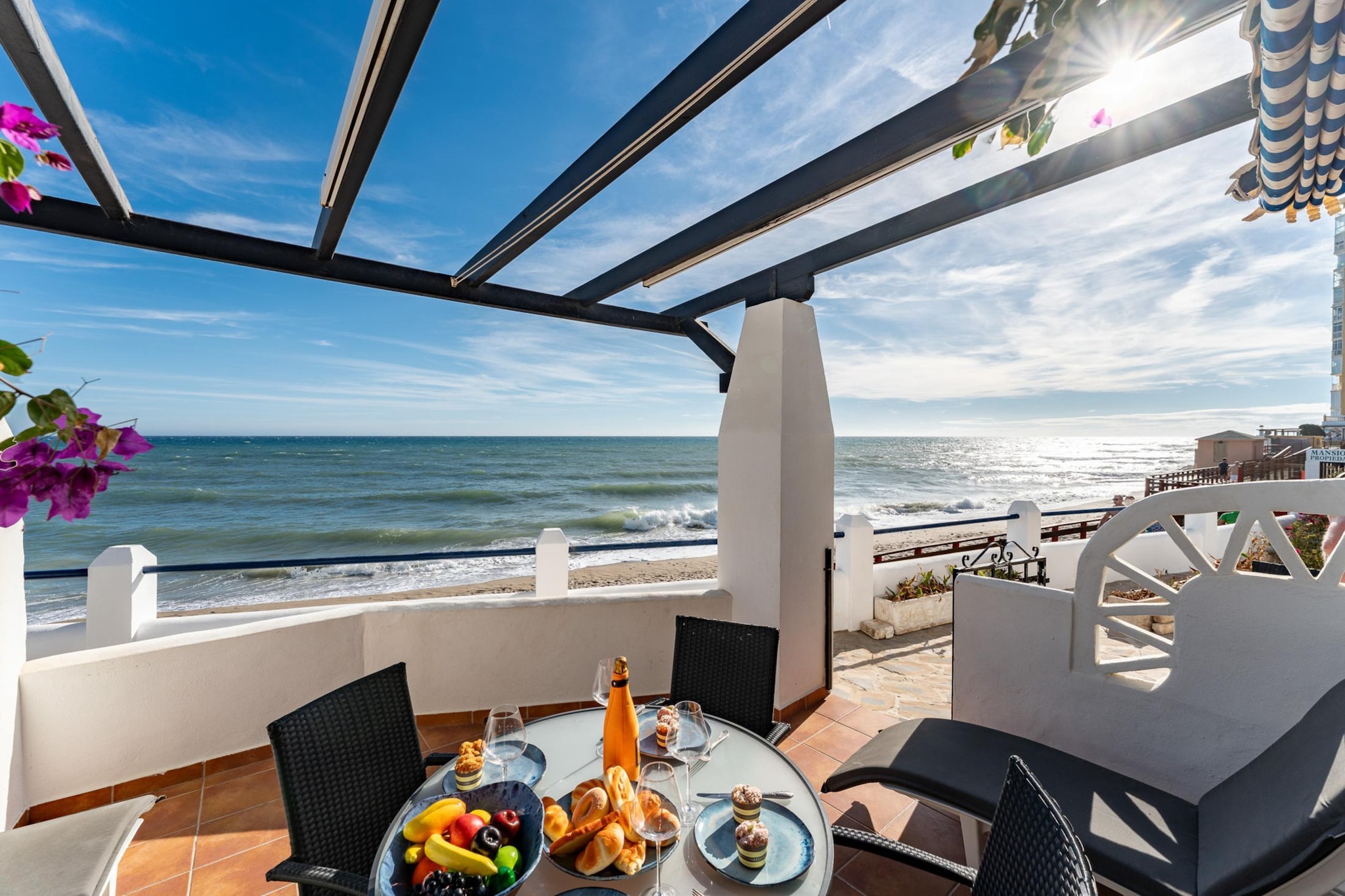 CT 401 - Faro's Beachfront Apartment in Calahonda-Terrace balcony