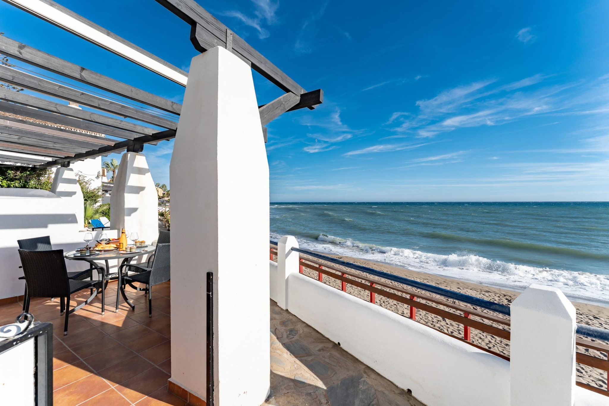 CT 401 - Faro's Beachfront Apartment in Calahonda-Terrace balcony