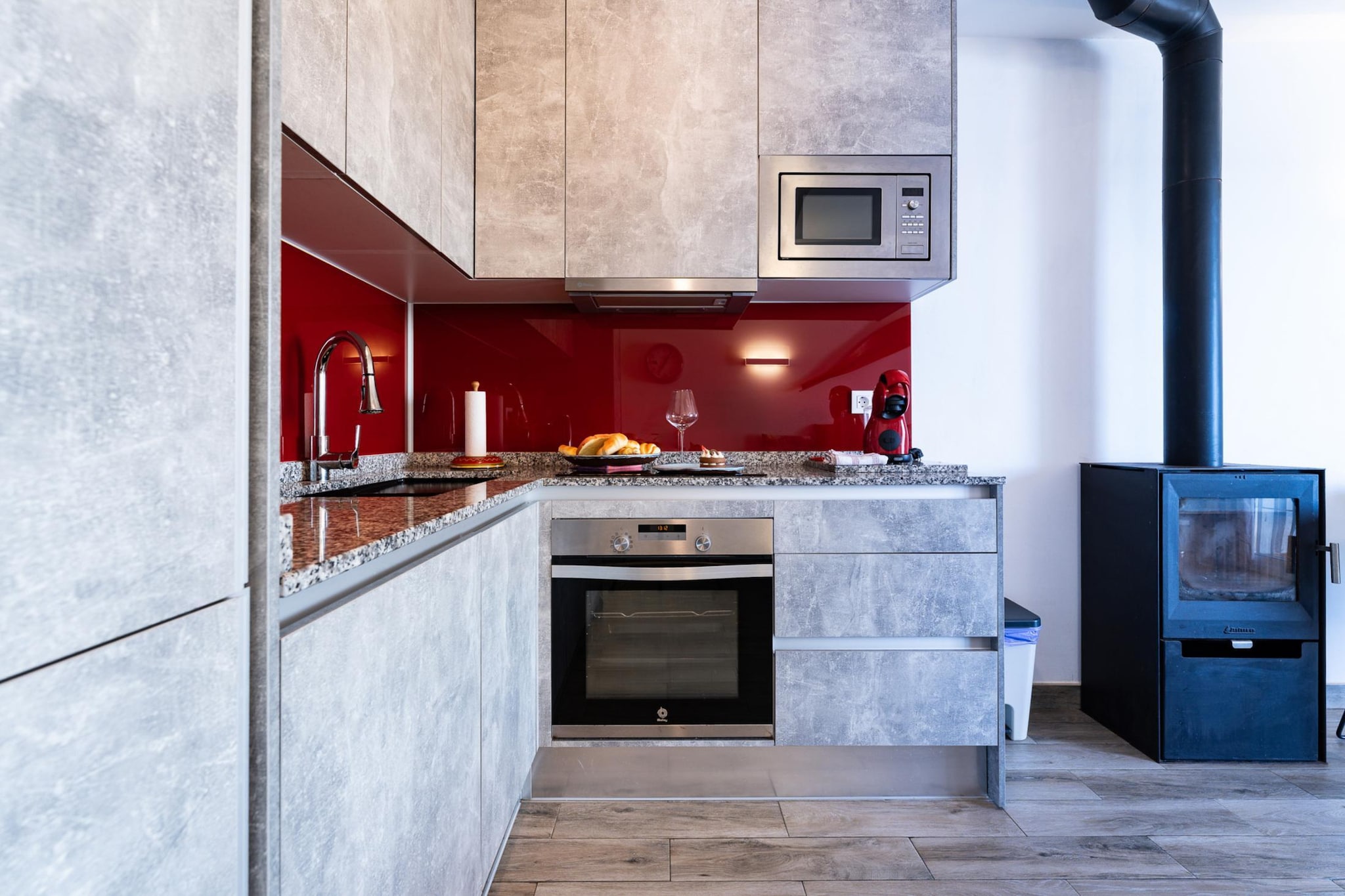 CT 401 - Faro's Beachfront Apartment in Calahonda