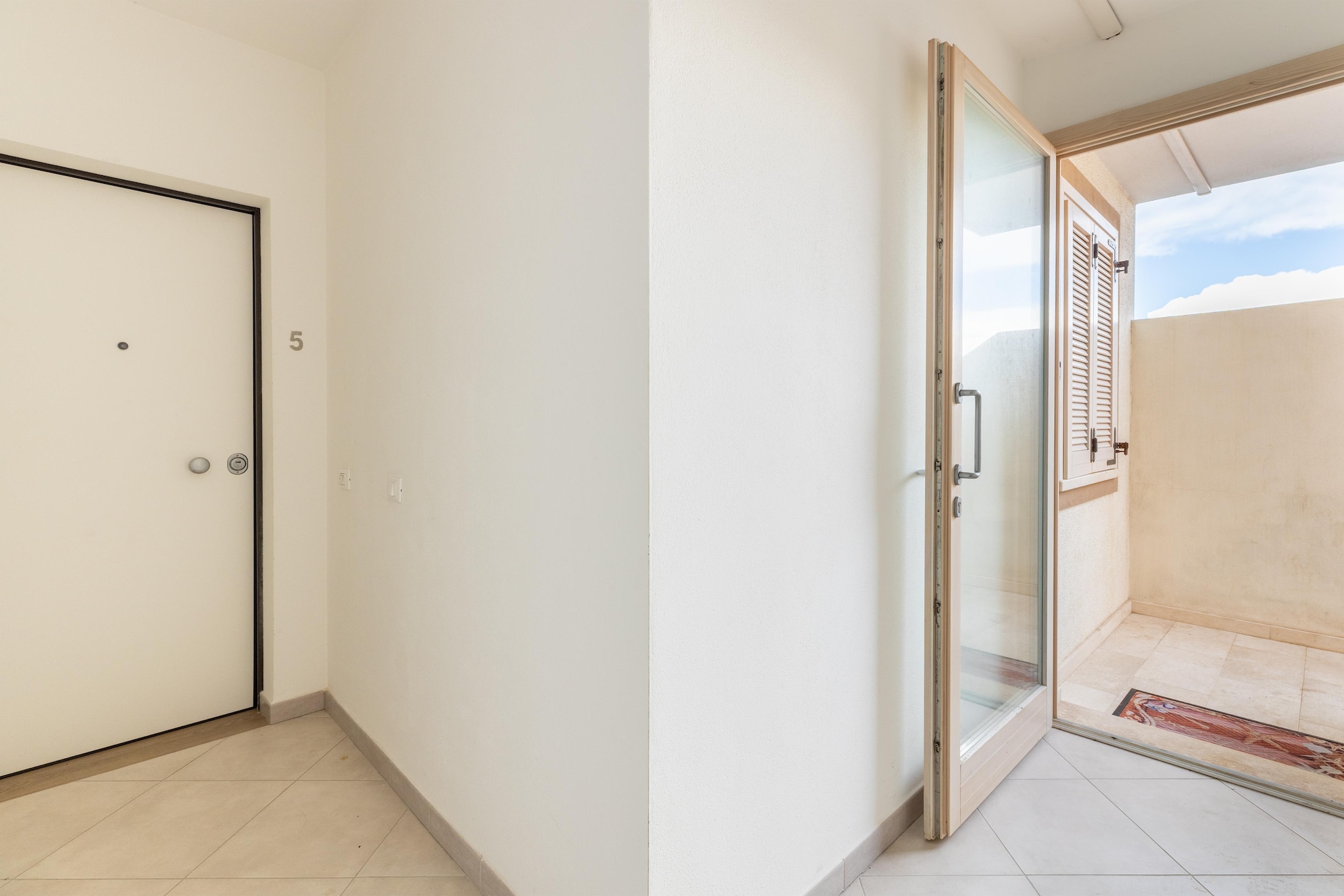 BILO 2 CARLO ALBERTO 2P-Hal-ontvangst