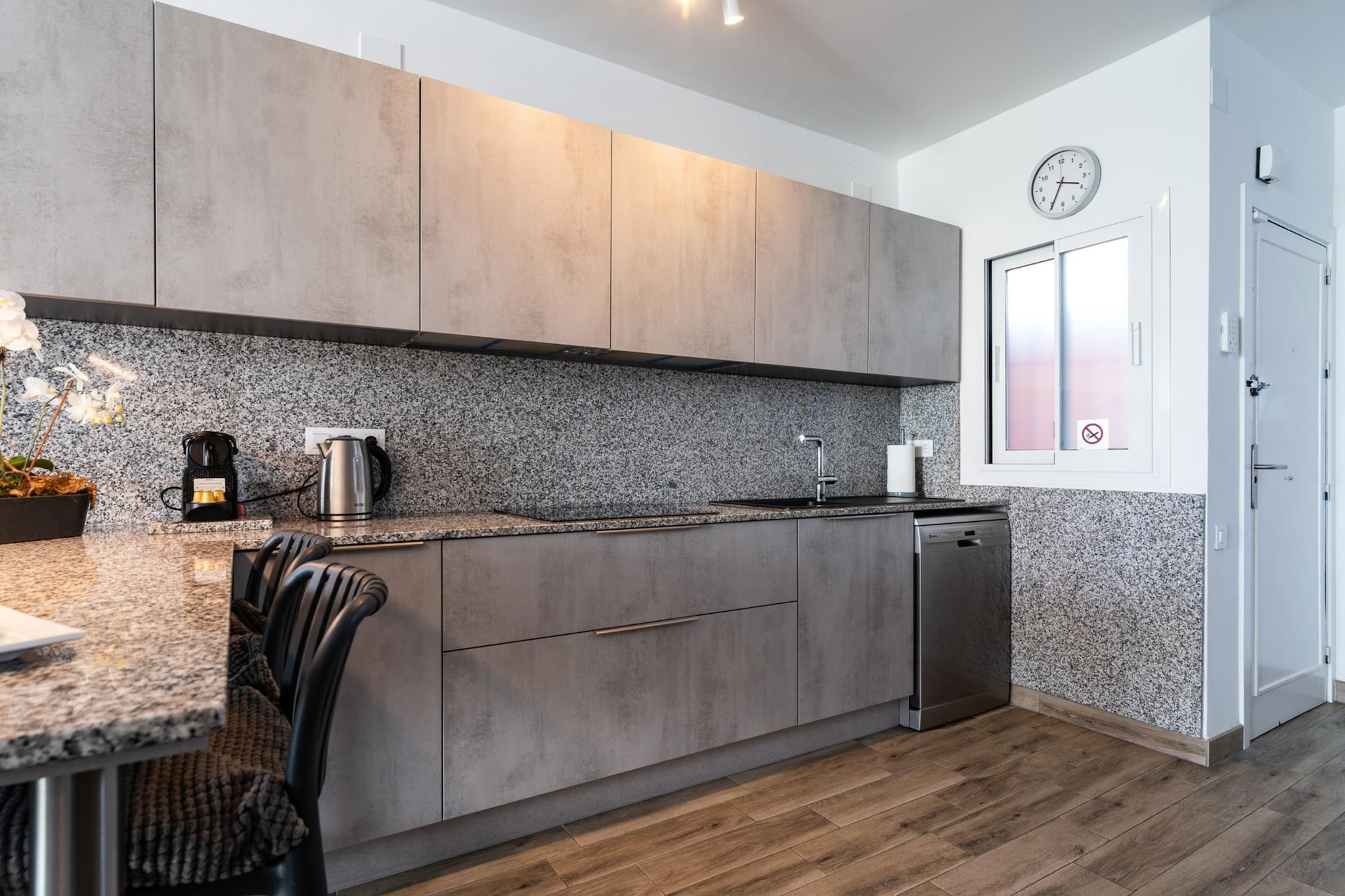 CT 398 - Faro's Beachfront House in Calahonda