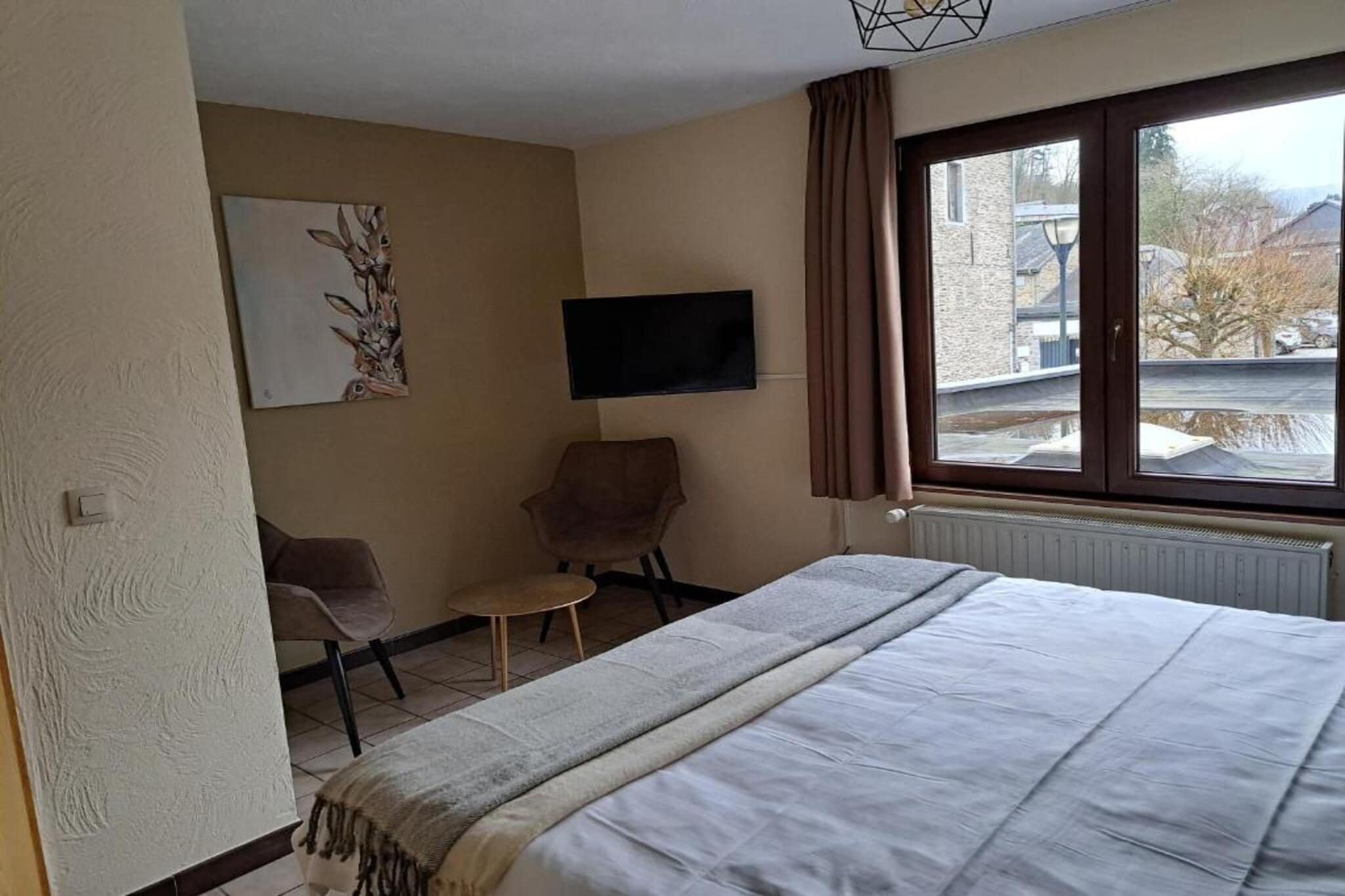 Au Coeur d'Alle - Double Room with Large Double Bed-Bedroom