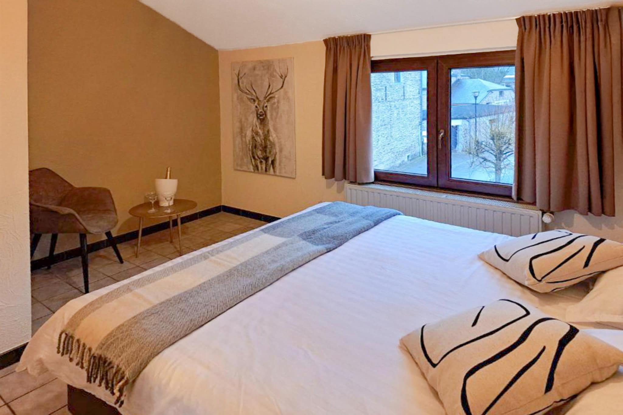 Au Coeur d'Alle - Double Room with Large Double Bed-Chambre