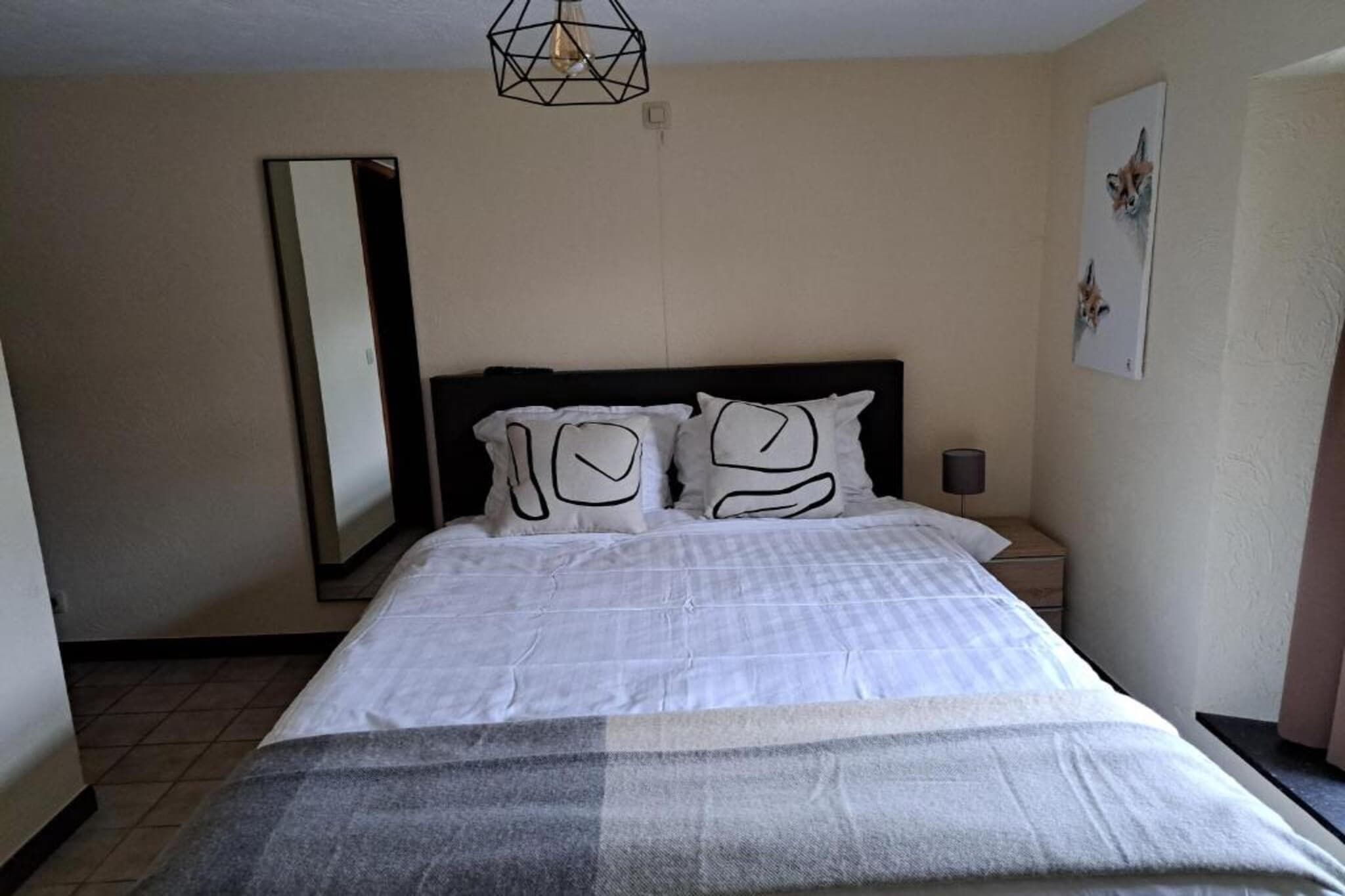 Au Coeur d'Alle - Triple Room with Bathroom-Bedroom